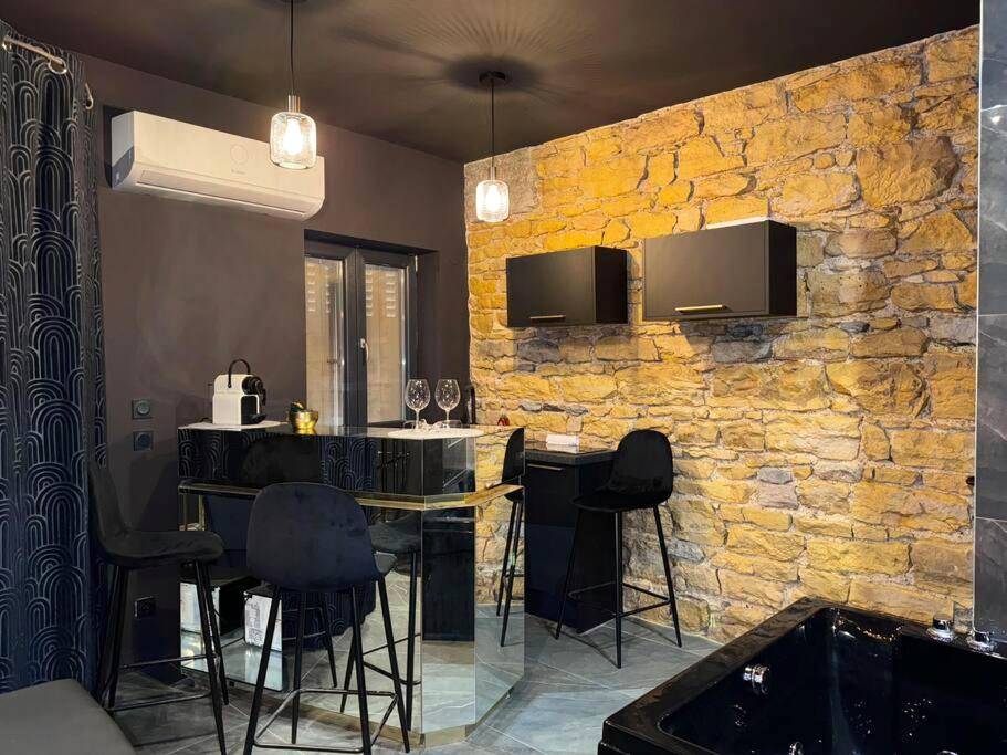 Photo du logement - love Room claire 1 - Lyon