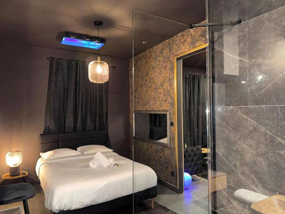 Photo du logement - love Room claire 1