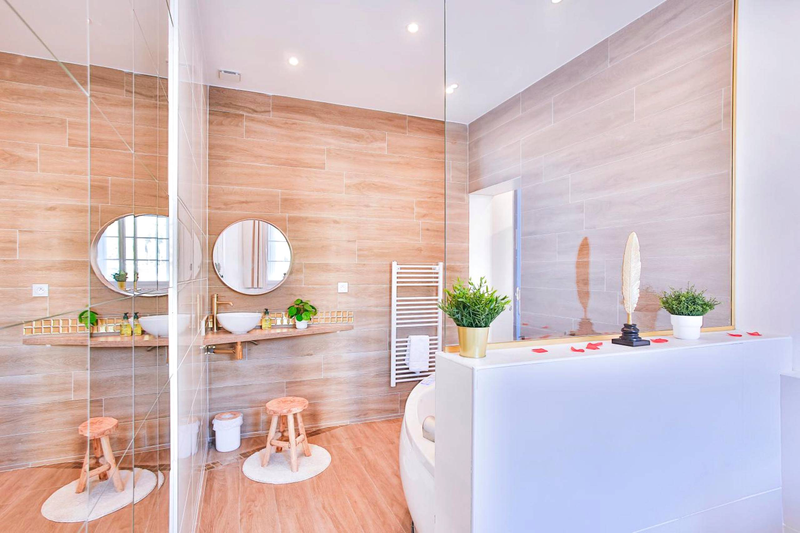 Photo du logement - La Clé T2 Love Room Balnéo, Clim, Proche Gare