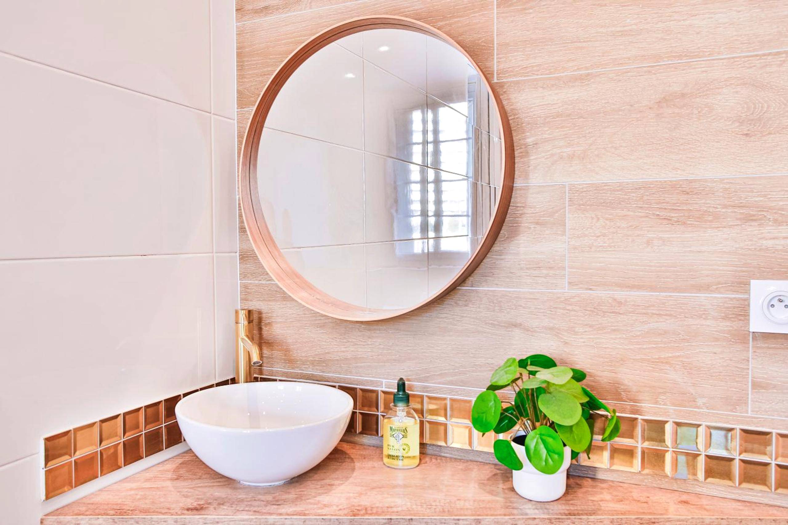 Photo du logement - La Clé T2 Love Room Balnéo, Clim, Proche Gare