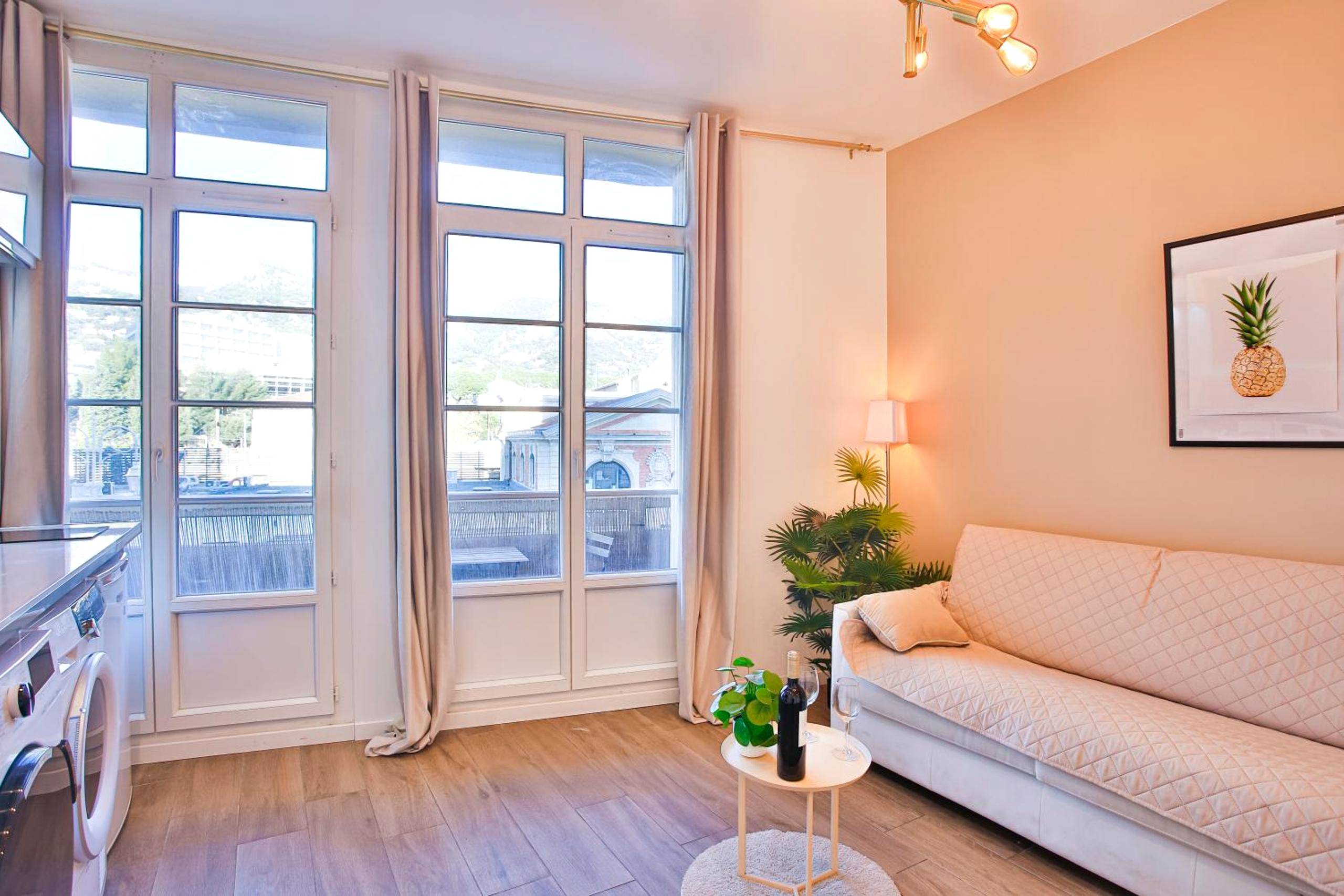 Photo du logement - La Clé T2 Love Room Balnéo, Clim, Proche Gare - Toulon