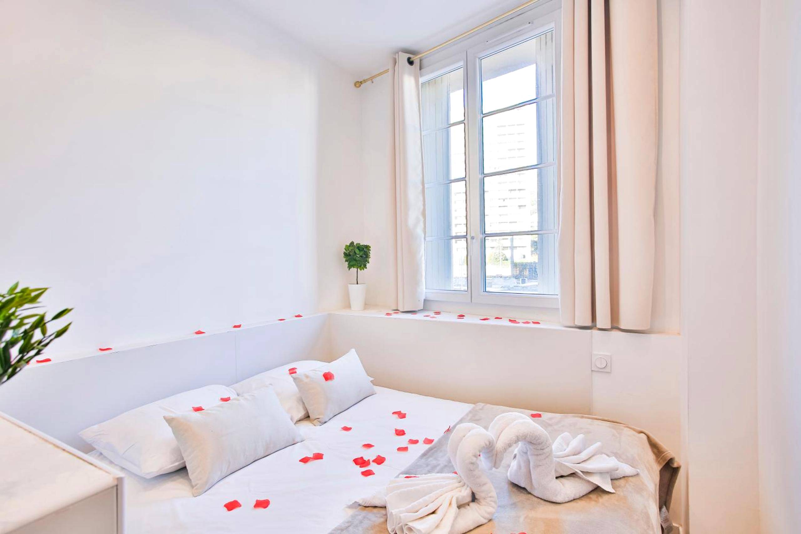 Photo du logement - La Clé T2 Love Room Balnéo, Clim, Proche Gare