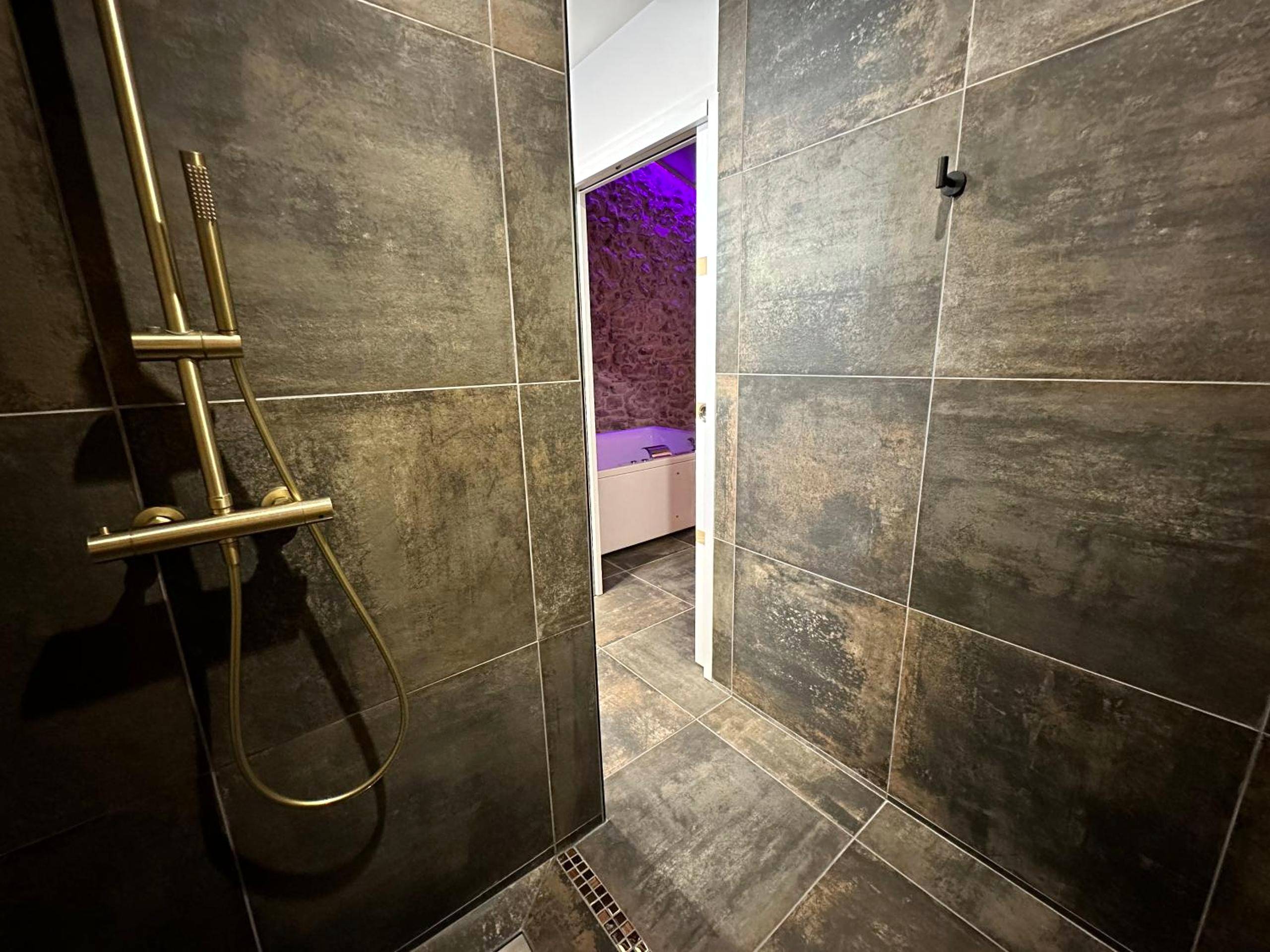 Photo du logement - Loft Romantique la Clef des Sens - Sauna et Balnéo privatifs - Tourves