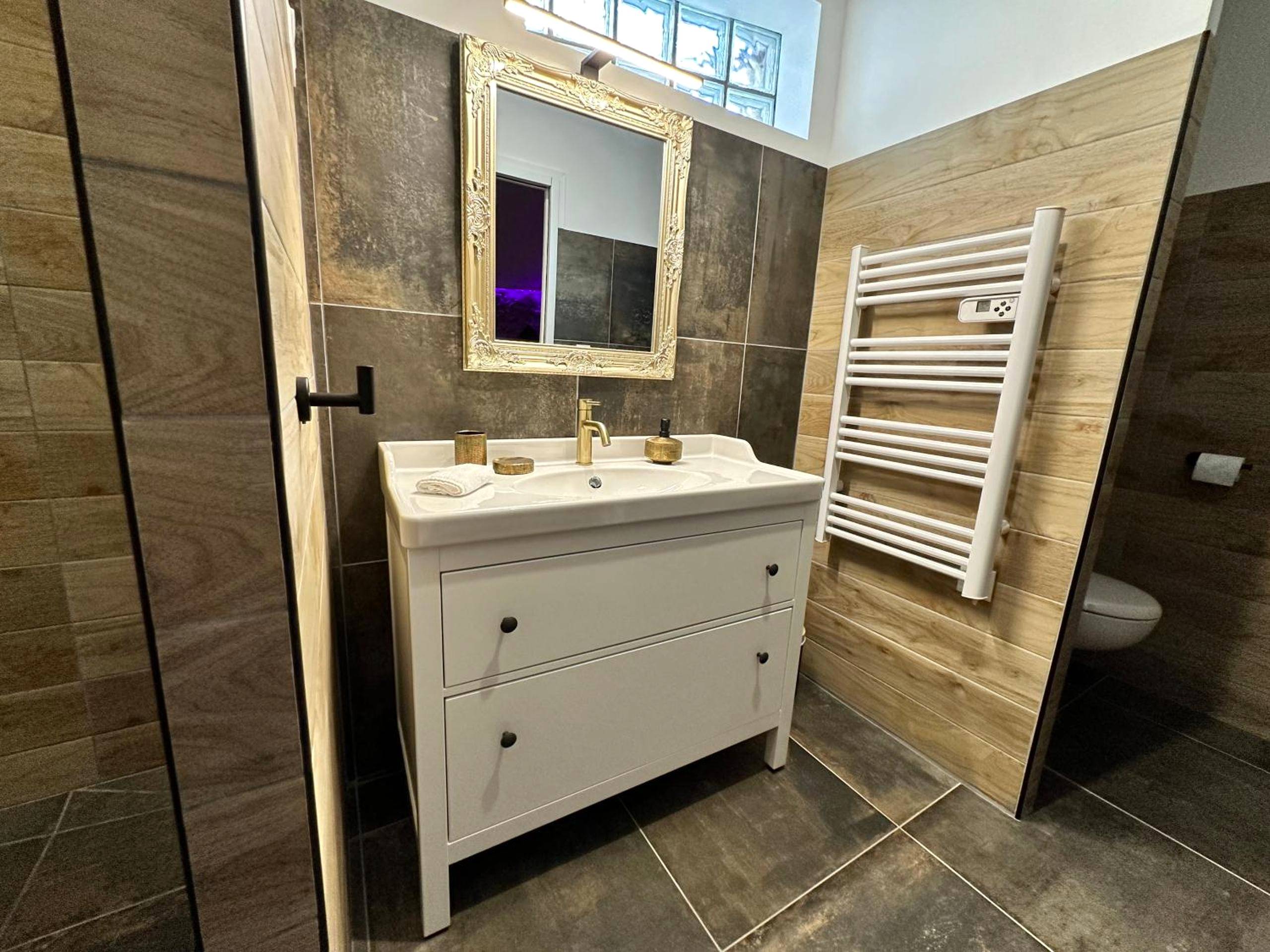 Photo du logement - Loft Romantique la Clef des Sens - Sauna et Balnéo privatifs - Tourves