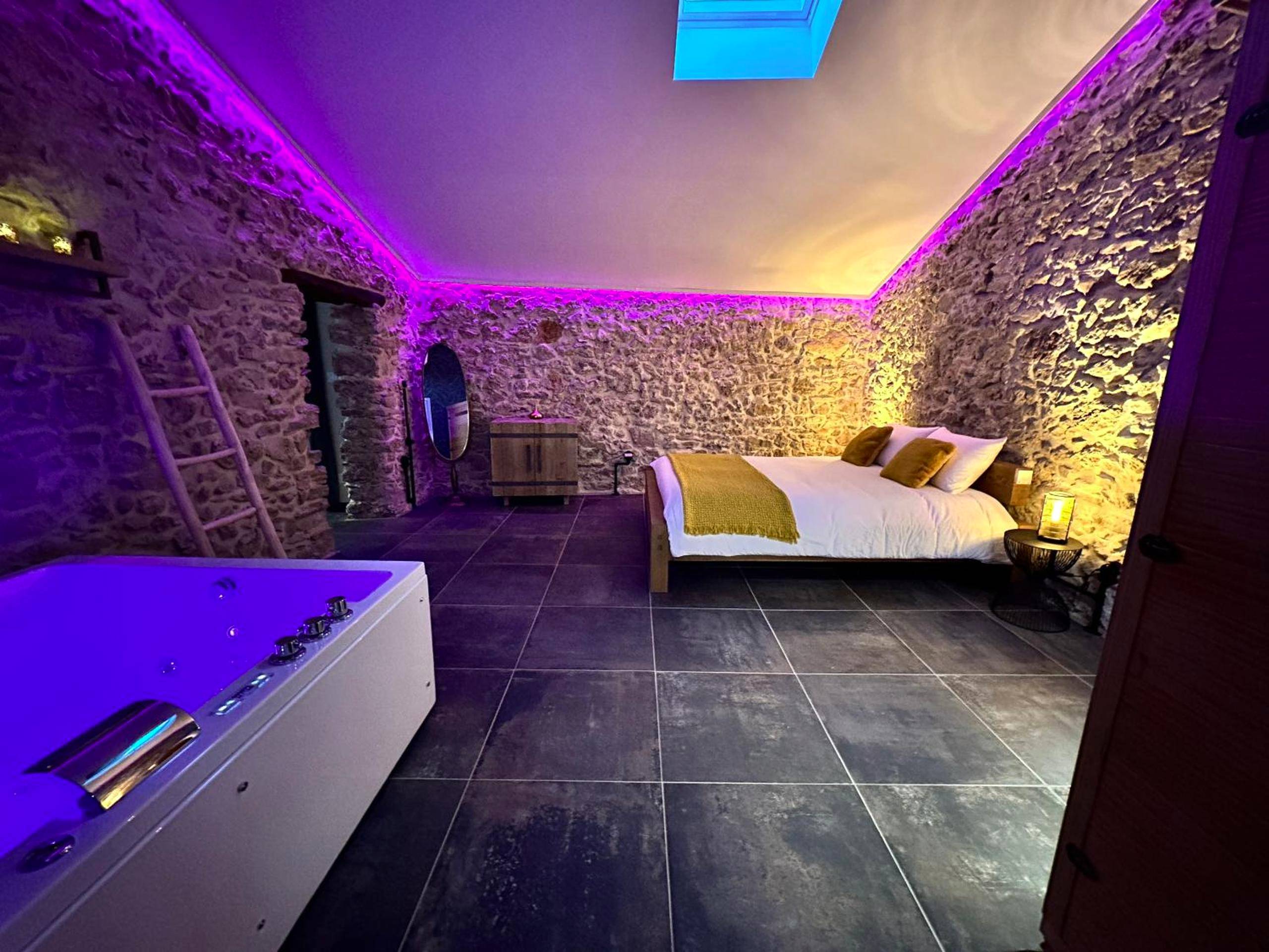 Photo du logement - Loft Romantique la Clef des Sens - Sauna et Balnéo privatifs