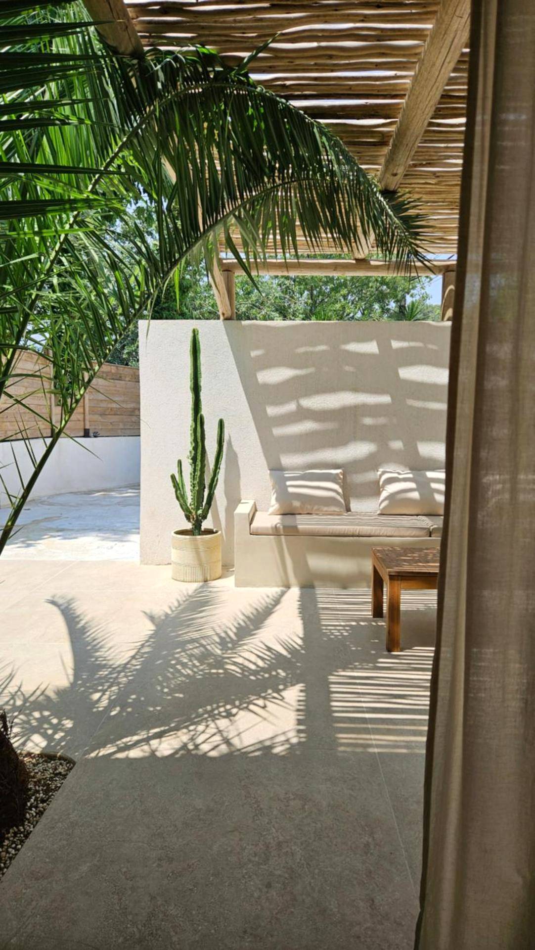 Photo du logement - Le Clos des Délices - Love Room - Chambre avec spa, terrasse et parking privatif