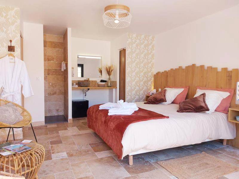 Vue principale - Love Room Montigny - le - Chartif - Le Clos de la Montignoise - Chambres d'Hôtes avec SPA PRIVATIF