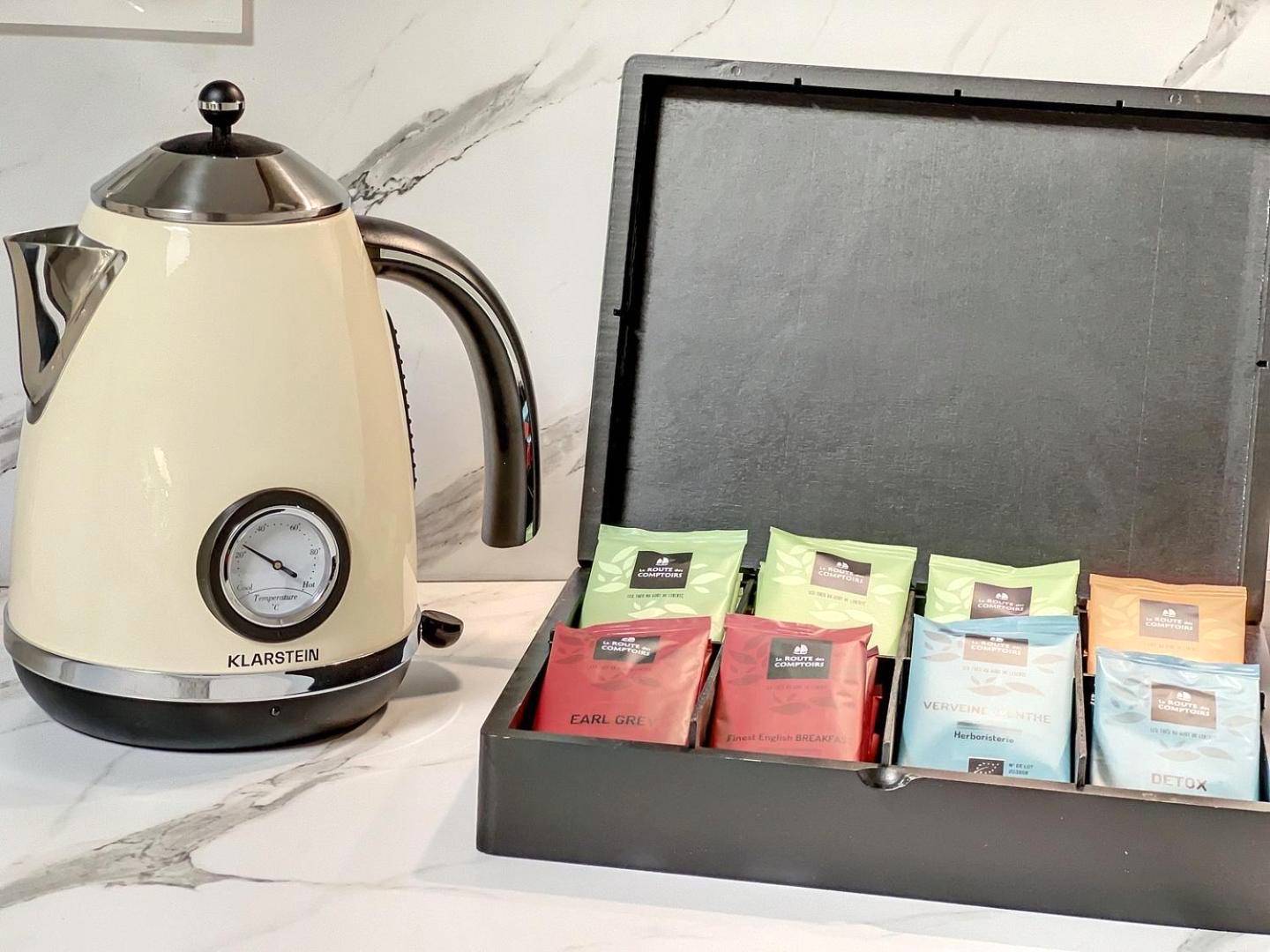 Photo du logement - Cocon Blanc câlin avec Jacuzzi privatif - LoveRoom Insolite - Saint - Étienne