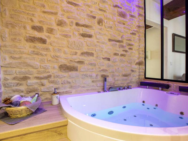 Photo du logement - Cocon à Bulles Chic vue Cathédrale avec Spa - jacuzzi