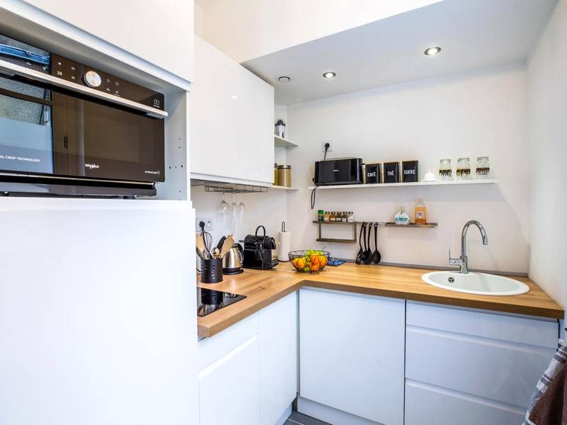 Cuisine équipée moderne et fonctionnelle - Cocon à Bulles Chic vue Cathédrale avec Spa - jacuzzi