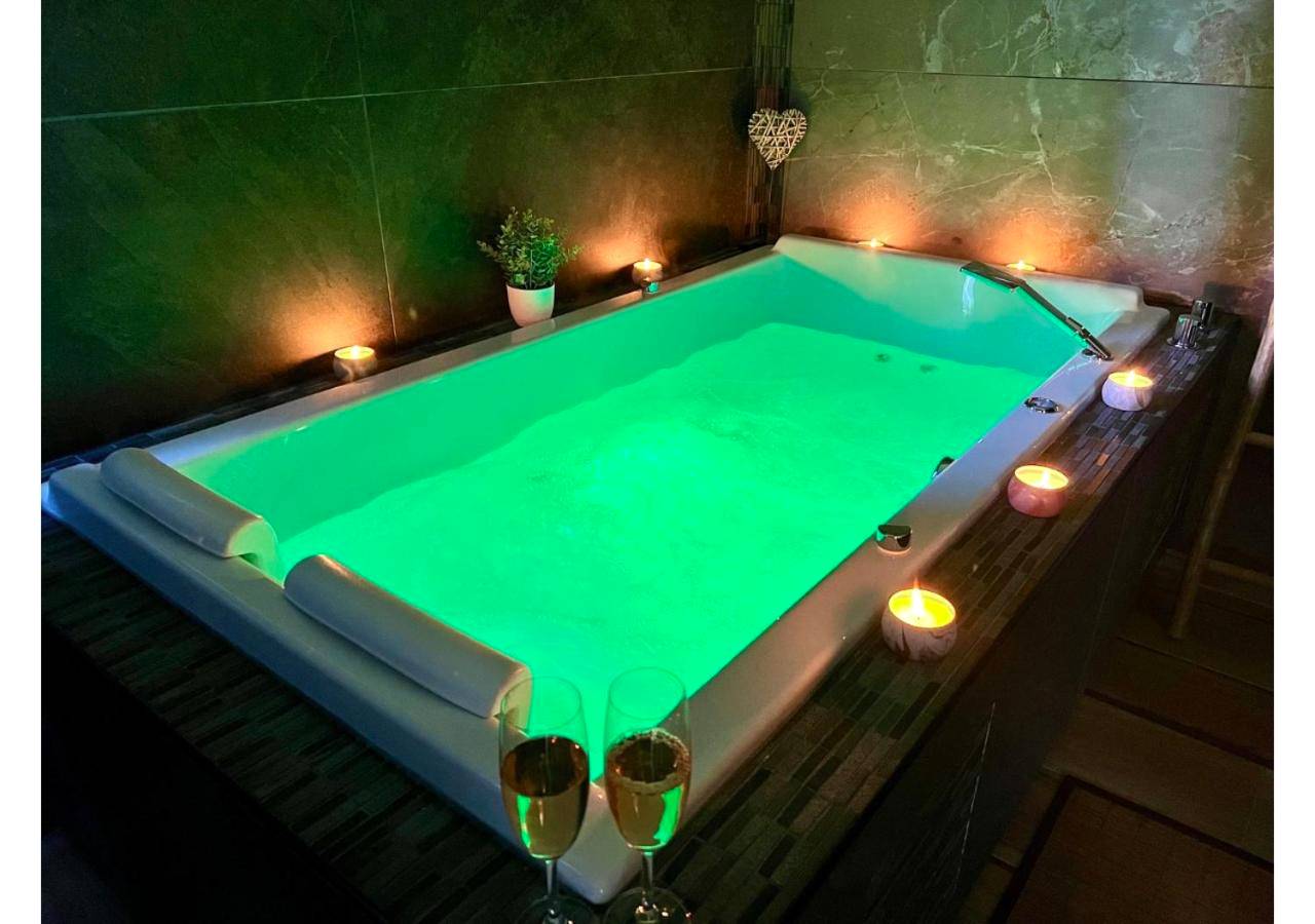 Photo du logement - Cocon détente pour 2 avec hammam et jacuzzi privé Mer Lac - Le Barcarès