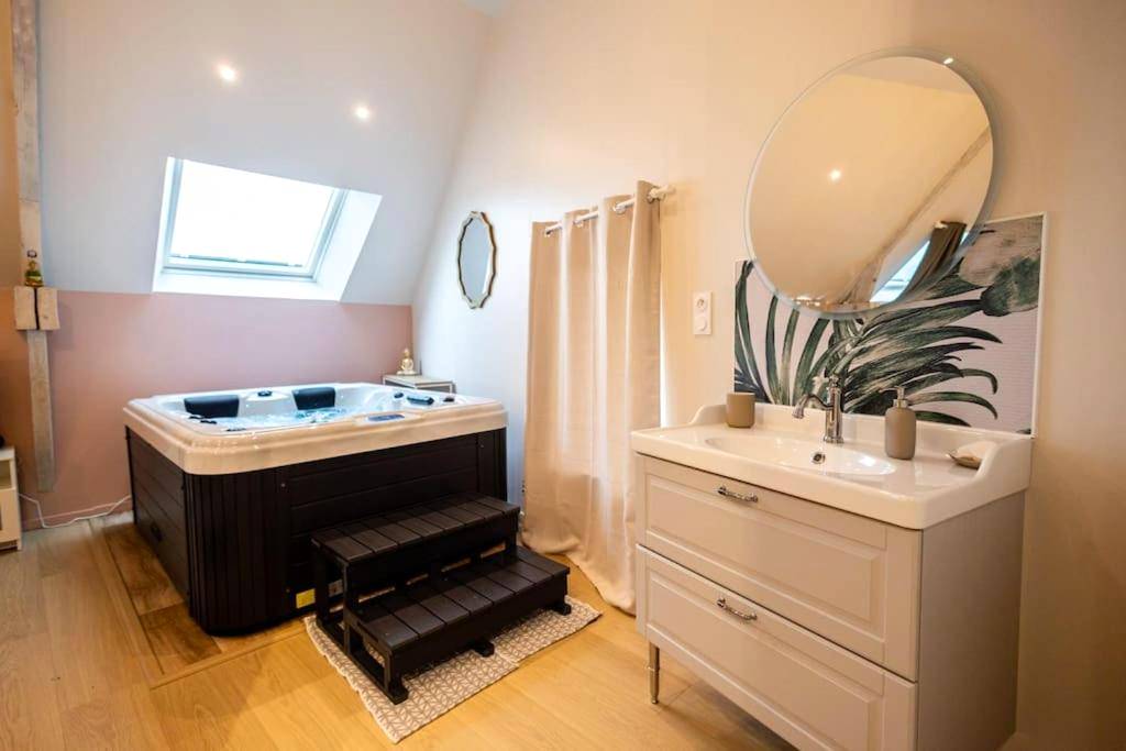 Photo du logement - Le Cocon chambre avec Jacuzzi privatif Normandie