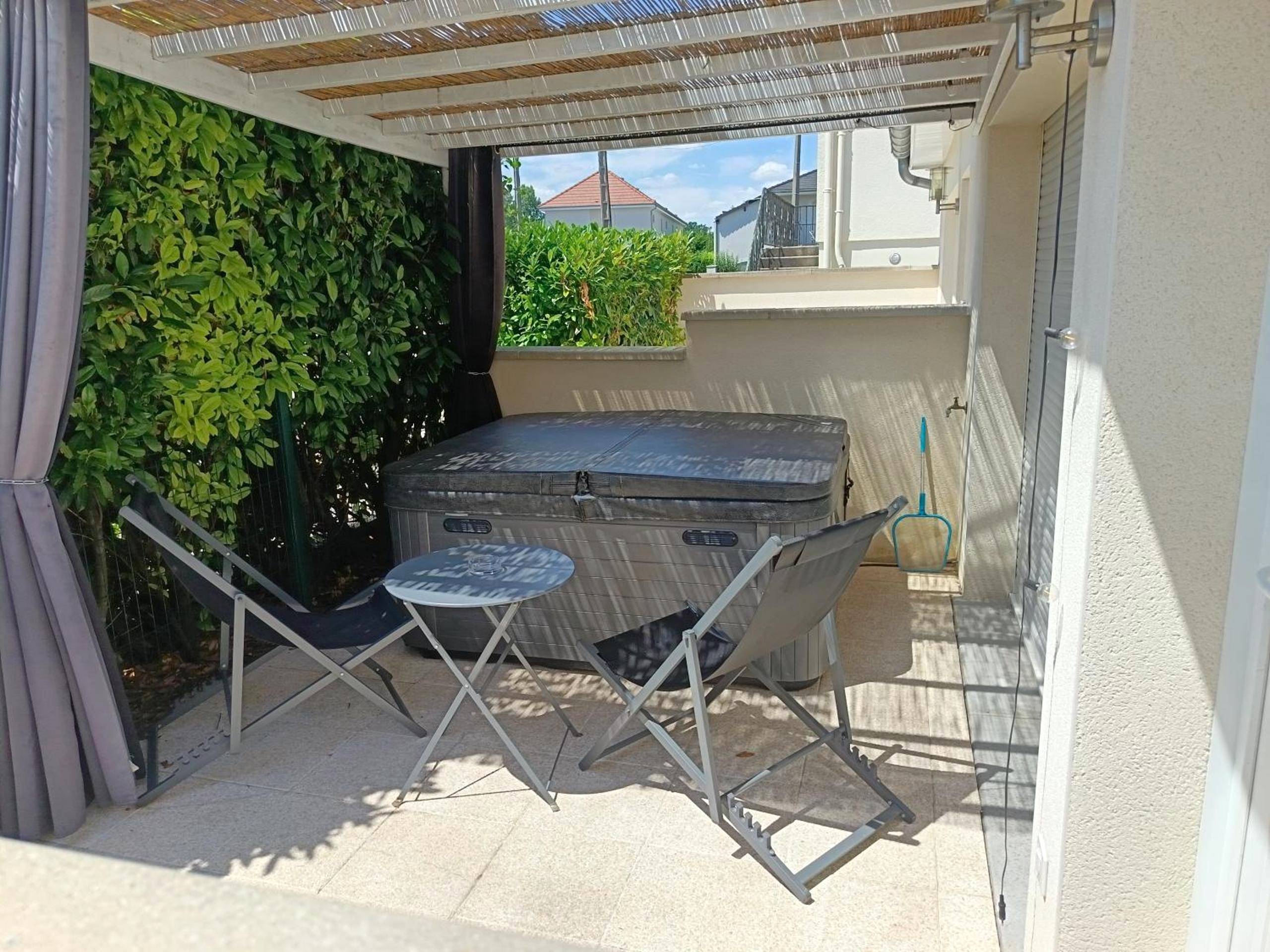 Photo du logement - Cocon romantique avec jacuzzi extérieur