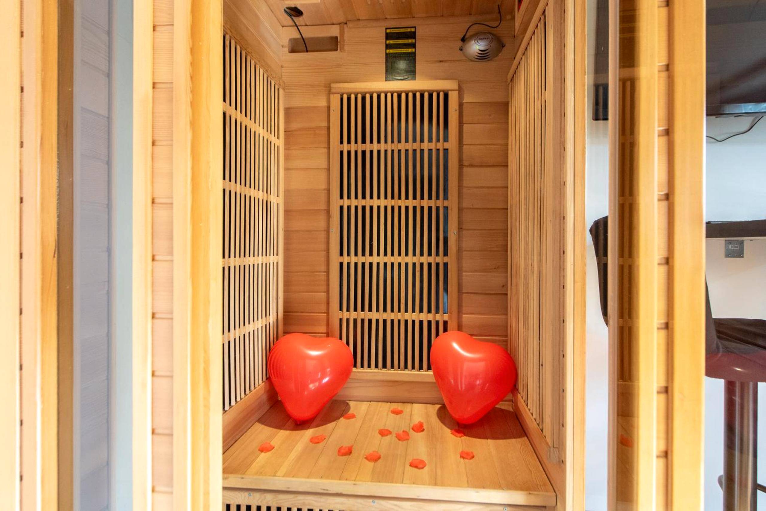 Photo du logement - LE COCON - Jacuzzi & Sauna privés By SweetDreams