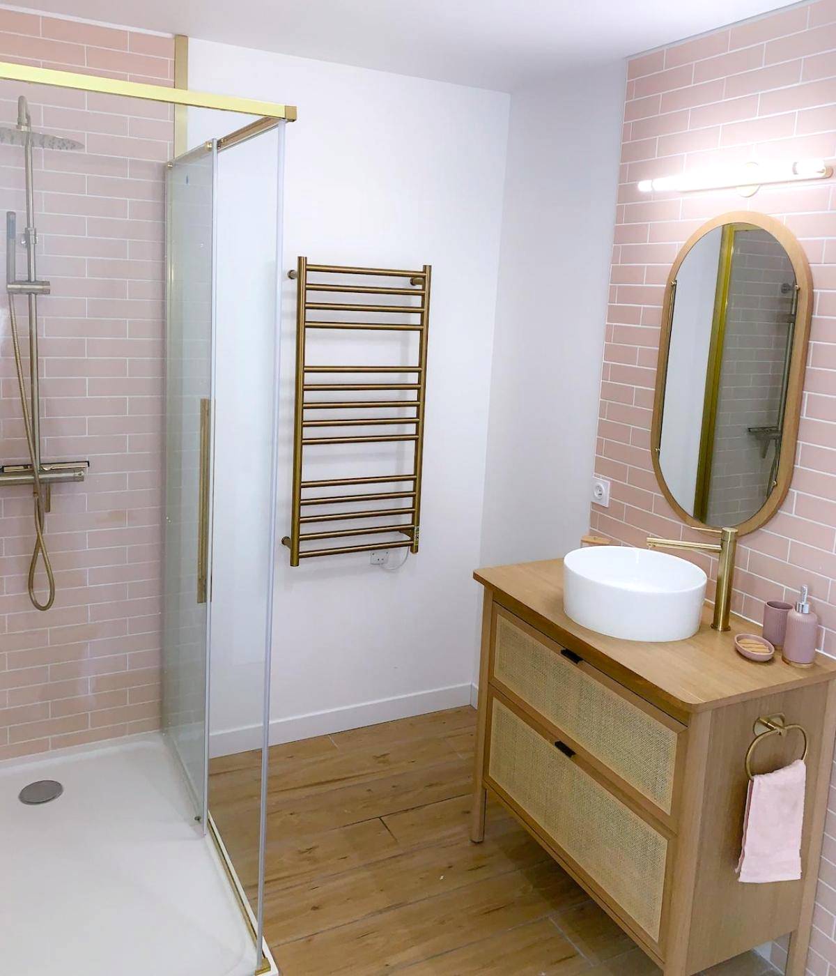 Photo du logement - Le Cocon Rose Jacuzzi privé rêve et Douceur