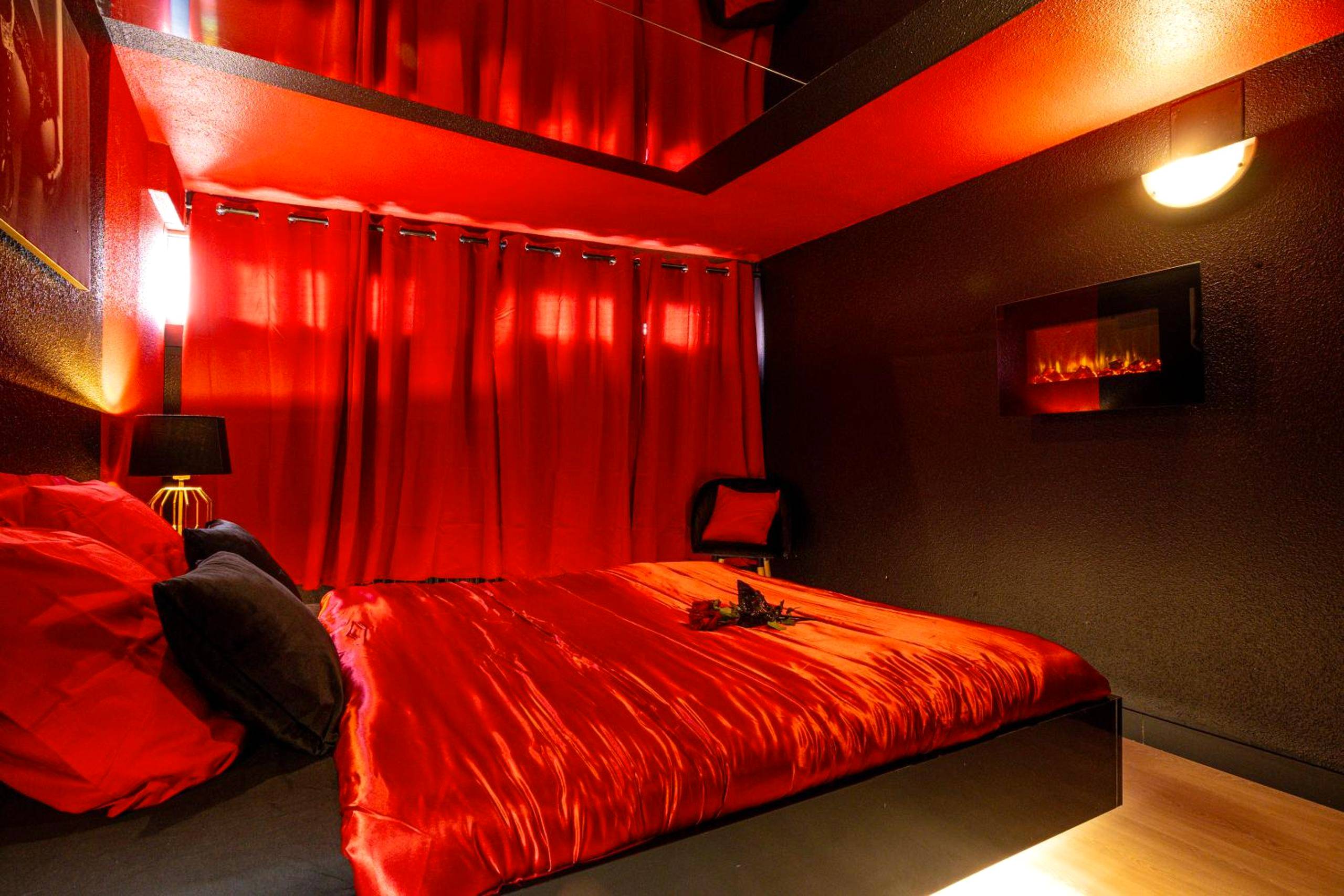 Photo du logement - Cocon Sensuel - 50 Nuances - Les Cocons de Nath - Montbéliard
