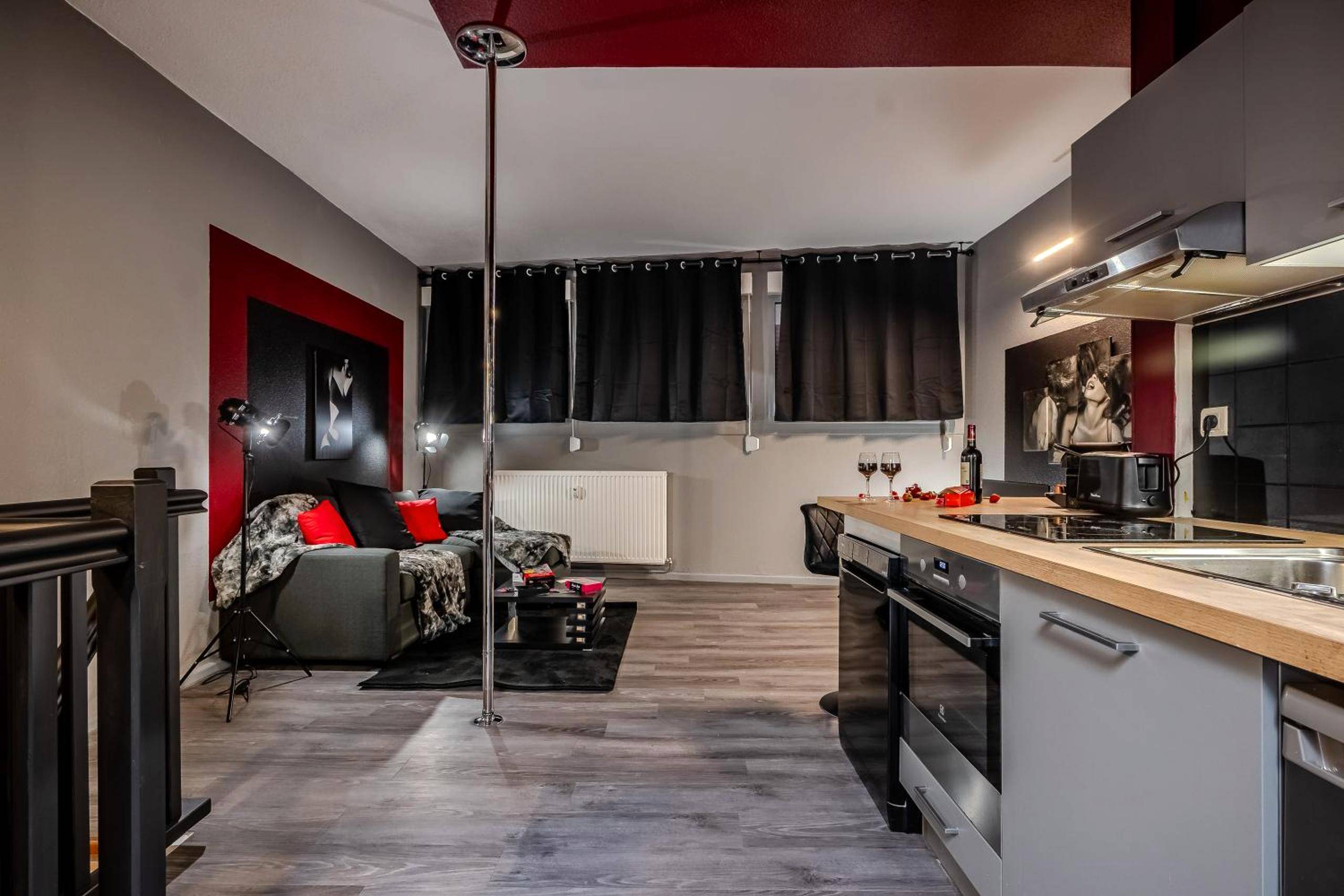 Photo du logement - Cocon Sensuel - 50 Nuances - Les Cocons de Nath - Montbéliard