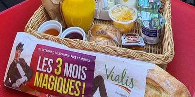 Plateau petit - déjeuner complet avec baguette - Le Cocon - Gite Spa et Sauna privatif en Centre Alsace