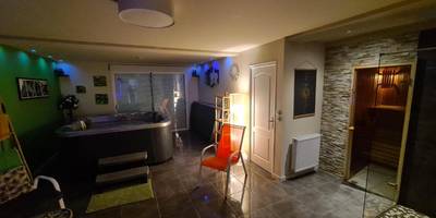 Espace spa avec sauna et jacuzzi - Le Cocon - Gite Spa et Sauna privatif en Centre Alsace
