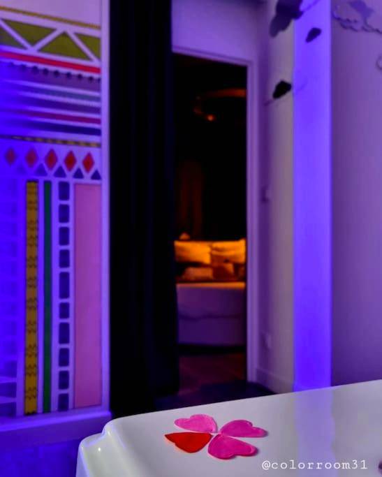 Photo du logement - Colorroom31 - Nuit insolite - Spa - Tantra - Love room