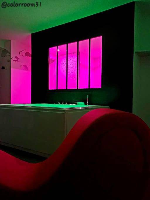 Photo du logement - Colorroom31 - Nuit insolite - Spa - Tantra - Love room