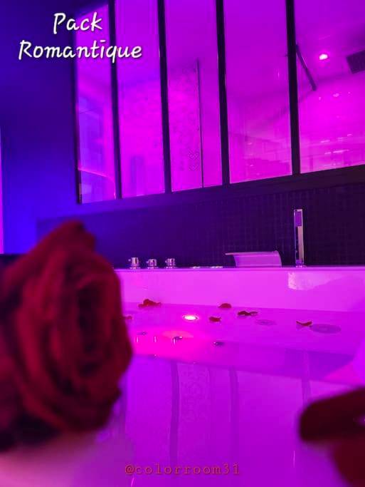 Photo du logement - Colorroom31 - Nuit insolite - Spa - Tantra - Love room
