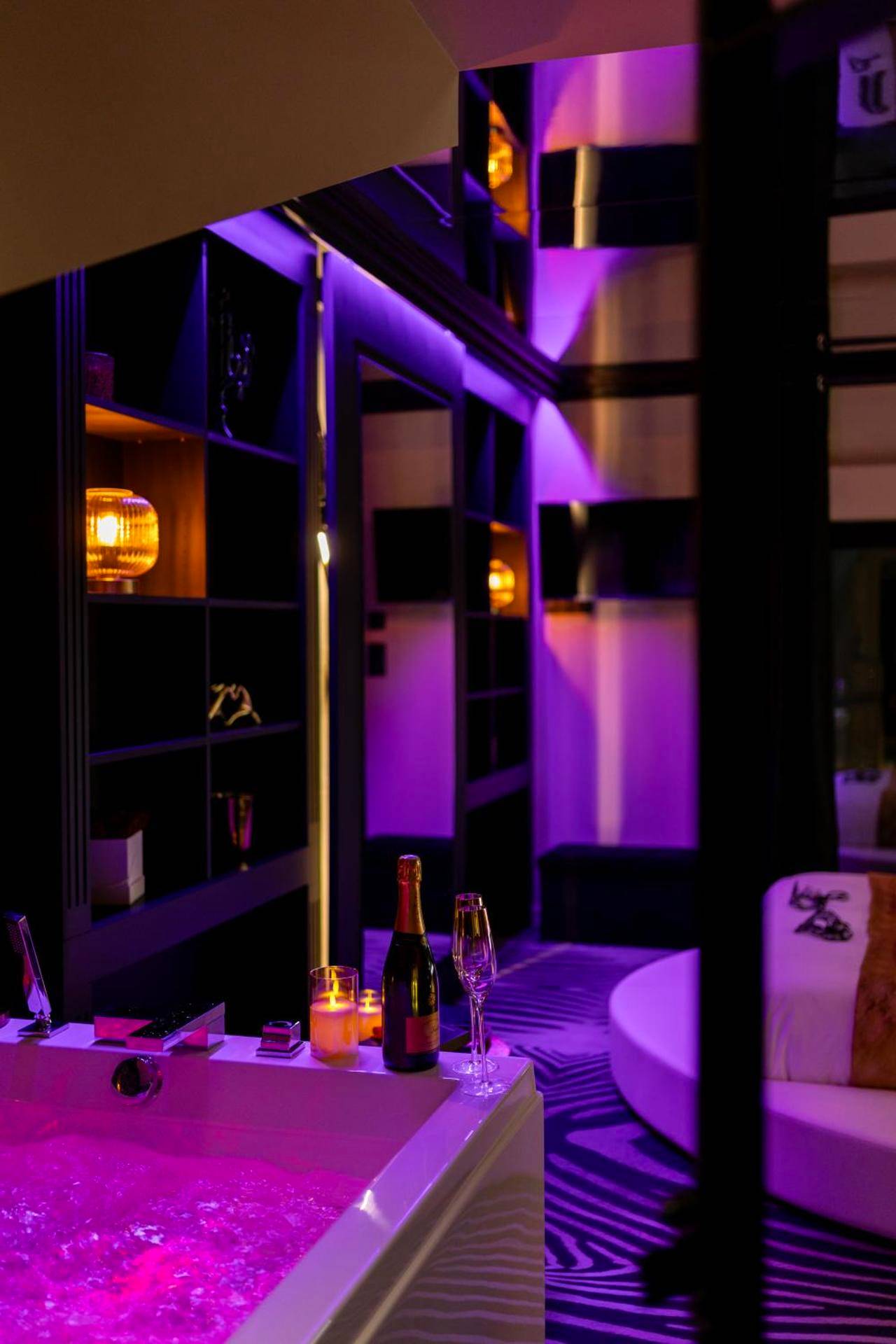 Photo du logement - LoveRoom Le Côté Secret - Vannes