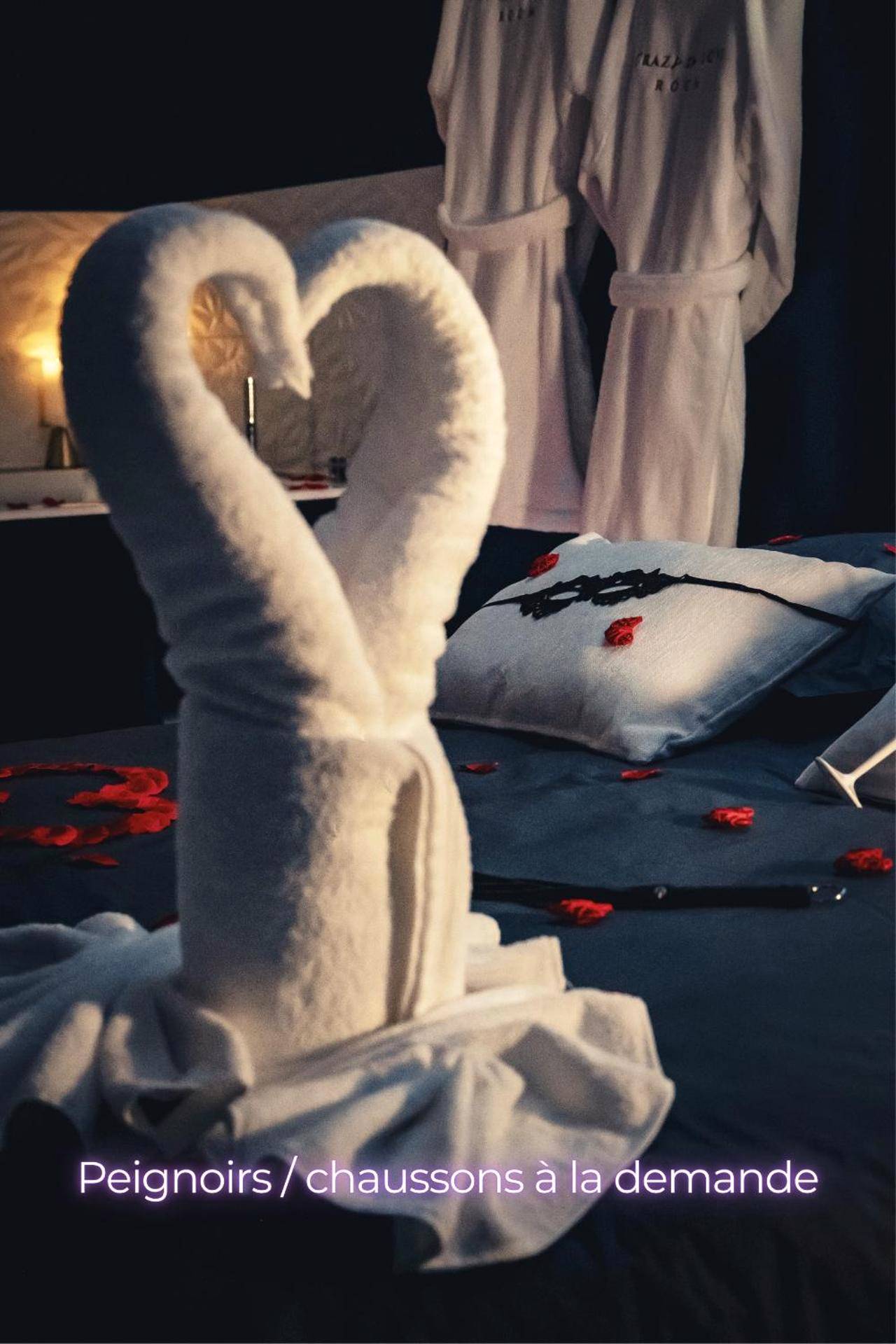 Photo du logement - Suite craz'in Love Room, jacuzzi, cinéma, Camargue