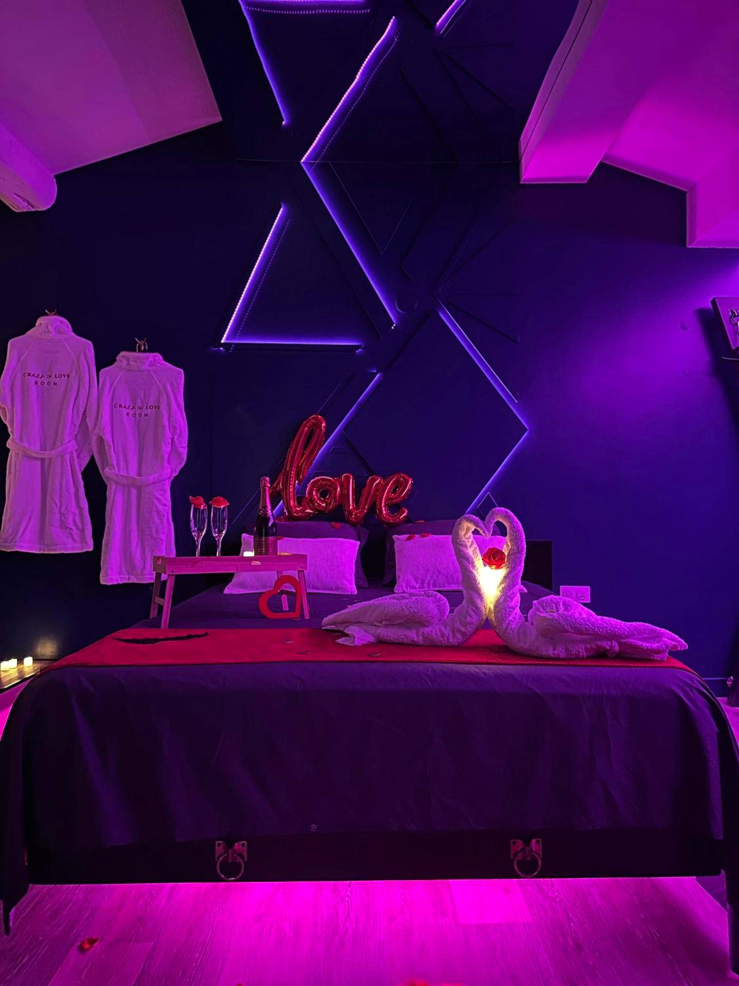 Photo du logement - Suite craz'in Love Room, jacuzzi, cinéma, Camargue