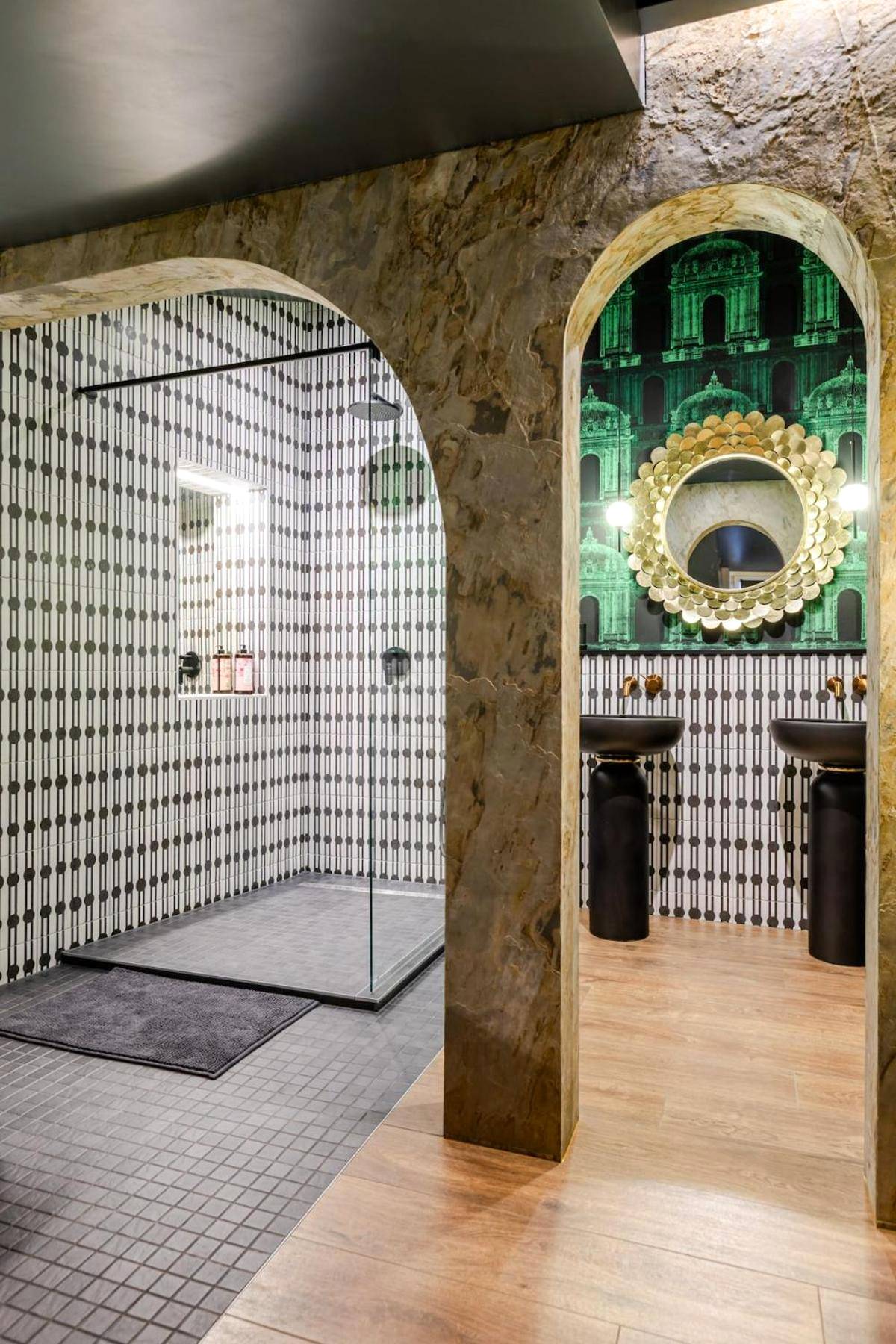 Photo du logement - Love Room La Crypte du Désir - Sauna - Spa - Piece Secrète by DESIR ROOMS