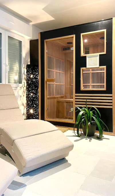 Sauna infrarouge et chaise longue de relaxation - Dans ma bulle… Univers Spa