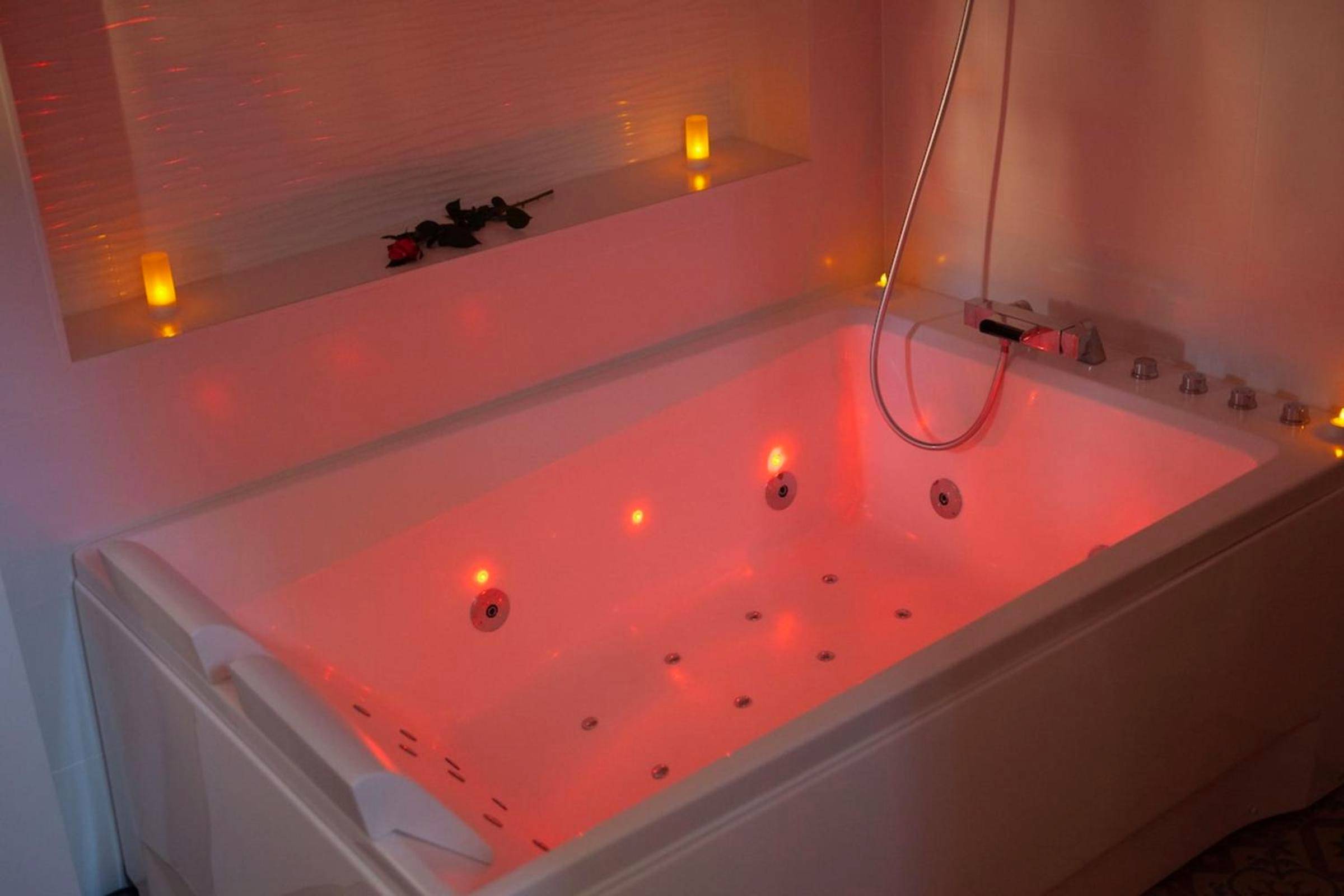 Photo du logement - Dark Room Perpignan aux 50 nuances Jacuzzi Privé