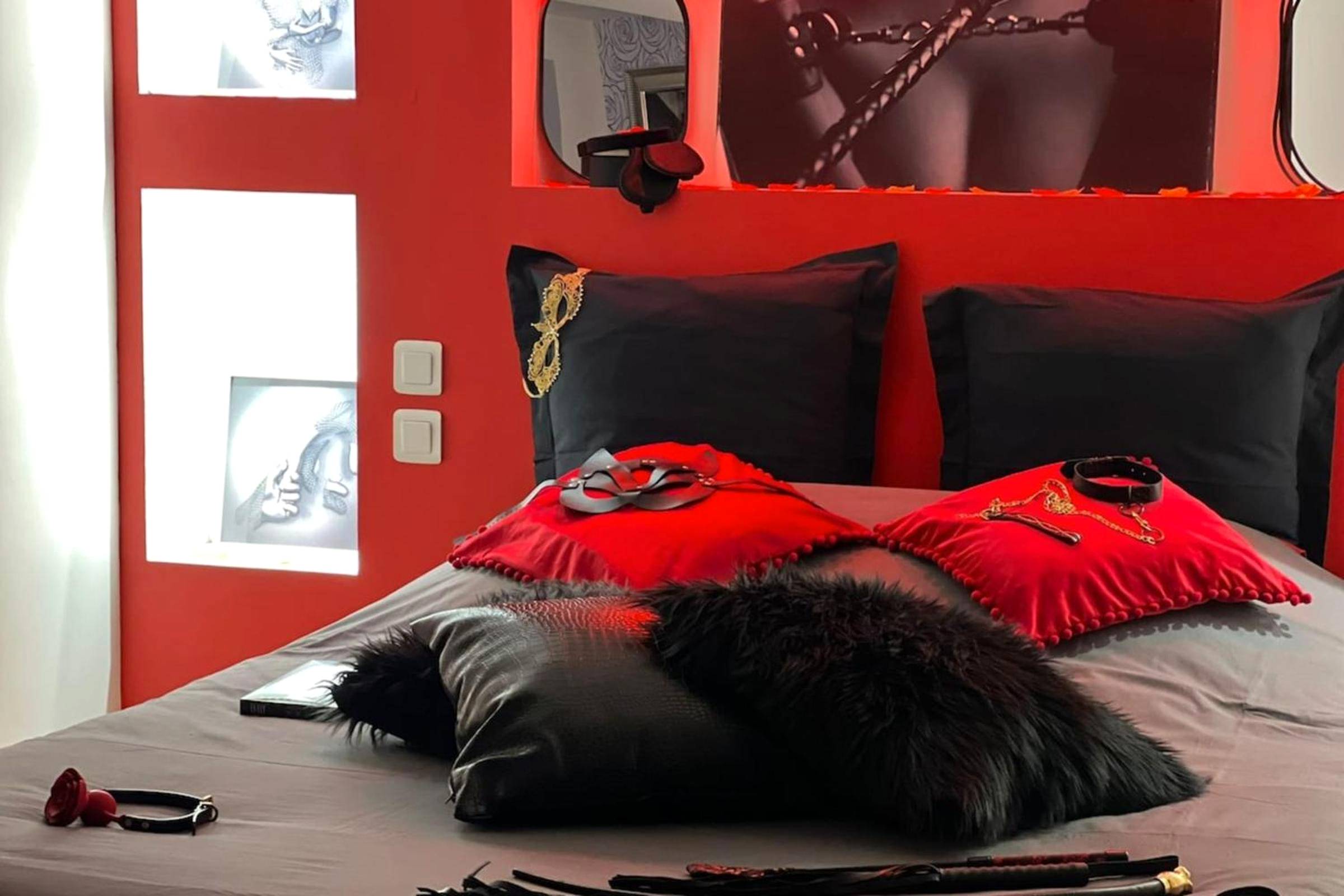 Photo du logement - Dark Room Perpignan aux 50 nuances Jacuzzi Privé