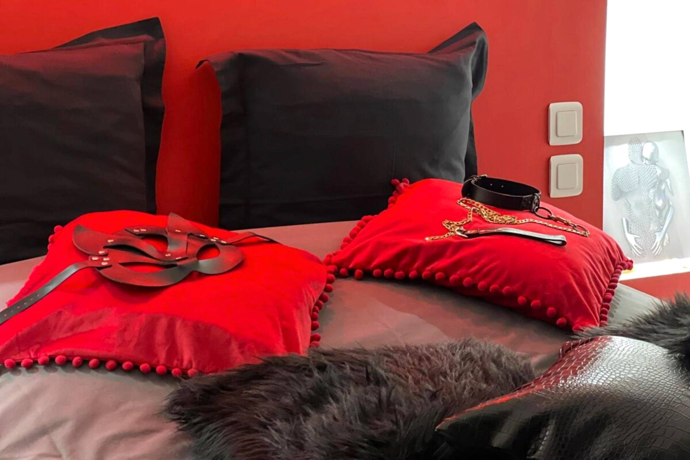 Photo du logement - Dark Room Perpignan aux 50 nuances Jacuzzi Privé - Villeneuve - de - la - Raho