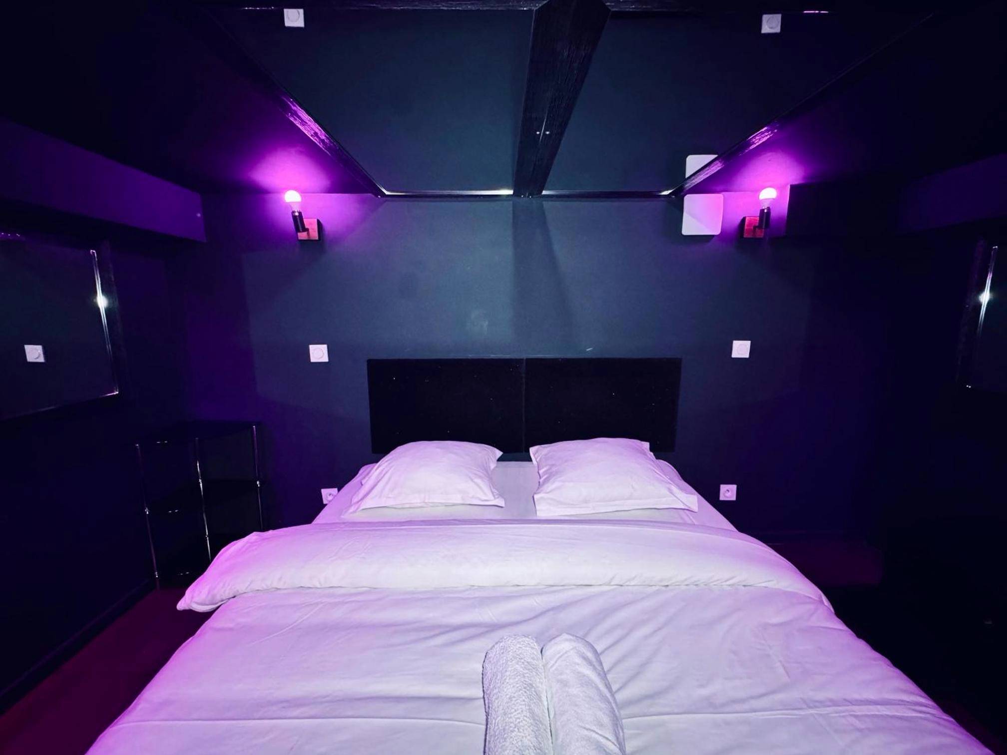 Vue interieure - Love Room - Dayan 1
