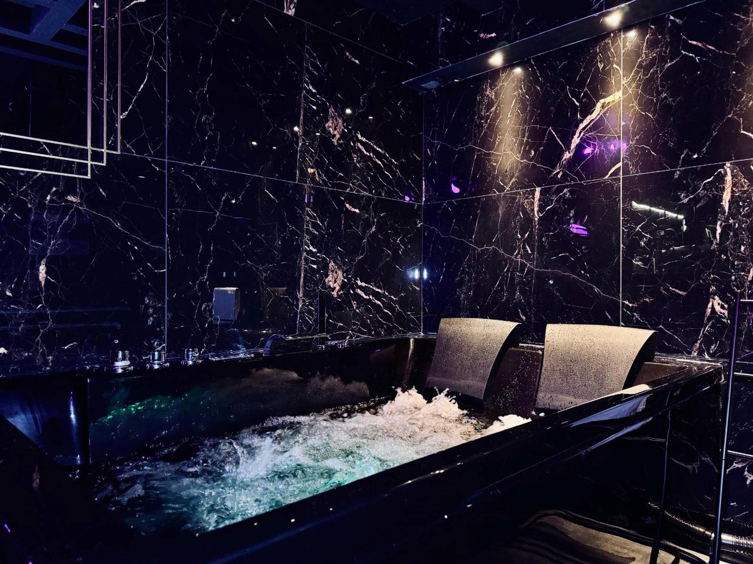 Detail du logement - Love Room - Dayan 1