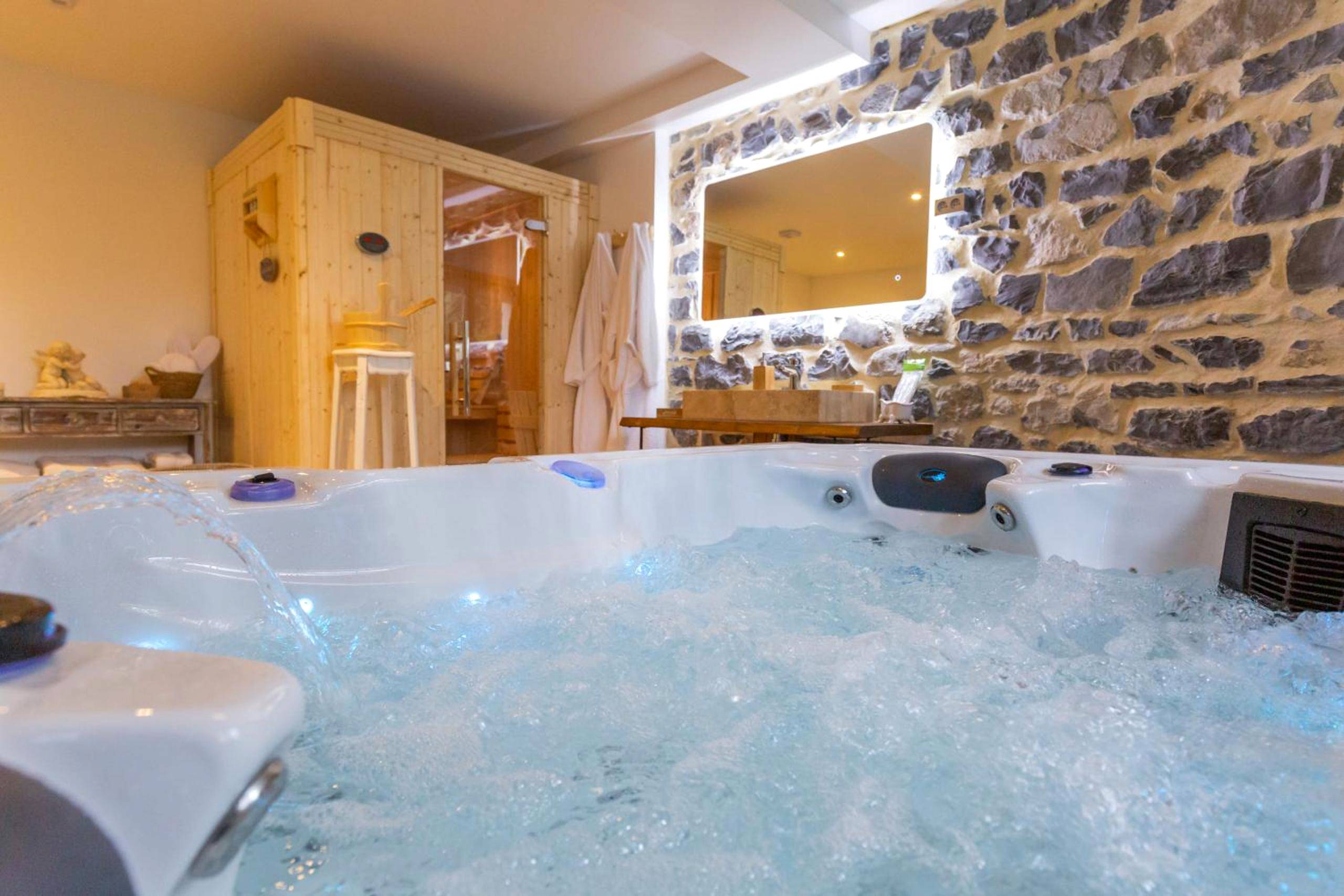 Vue principale - Love Room Quissac - La demeure des sens avec spa et sauna