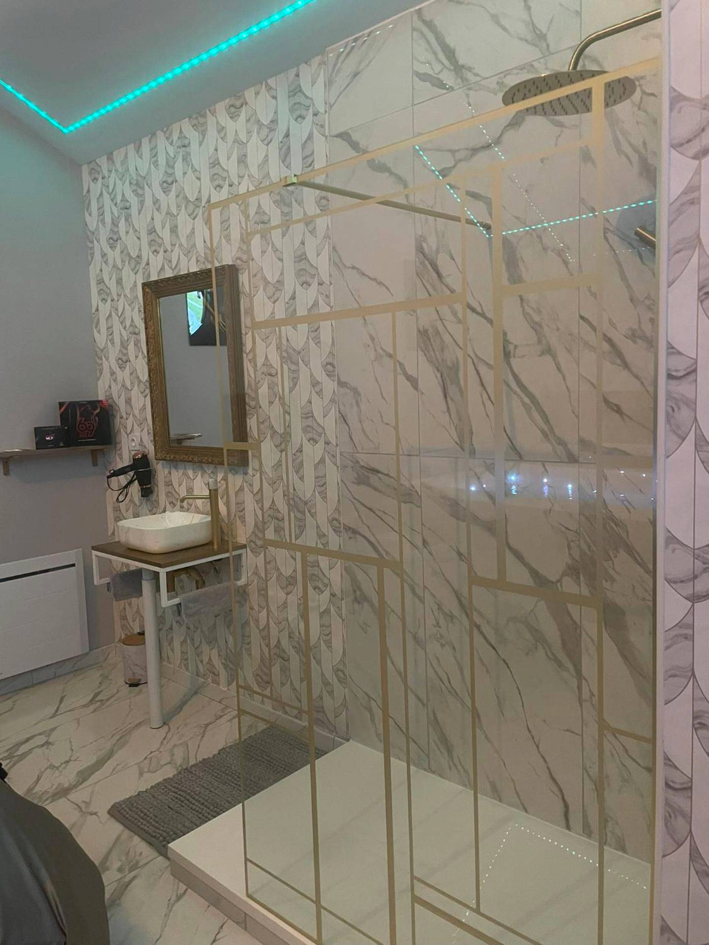 Douche à l'italienne avec paroi sérigraphiée - Désirs d'une nuit - La désirée