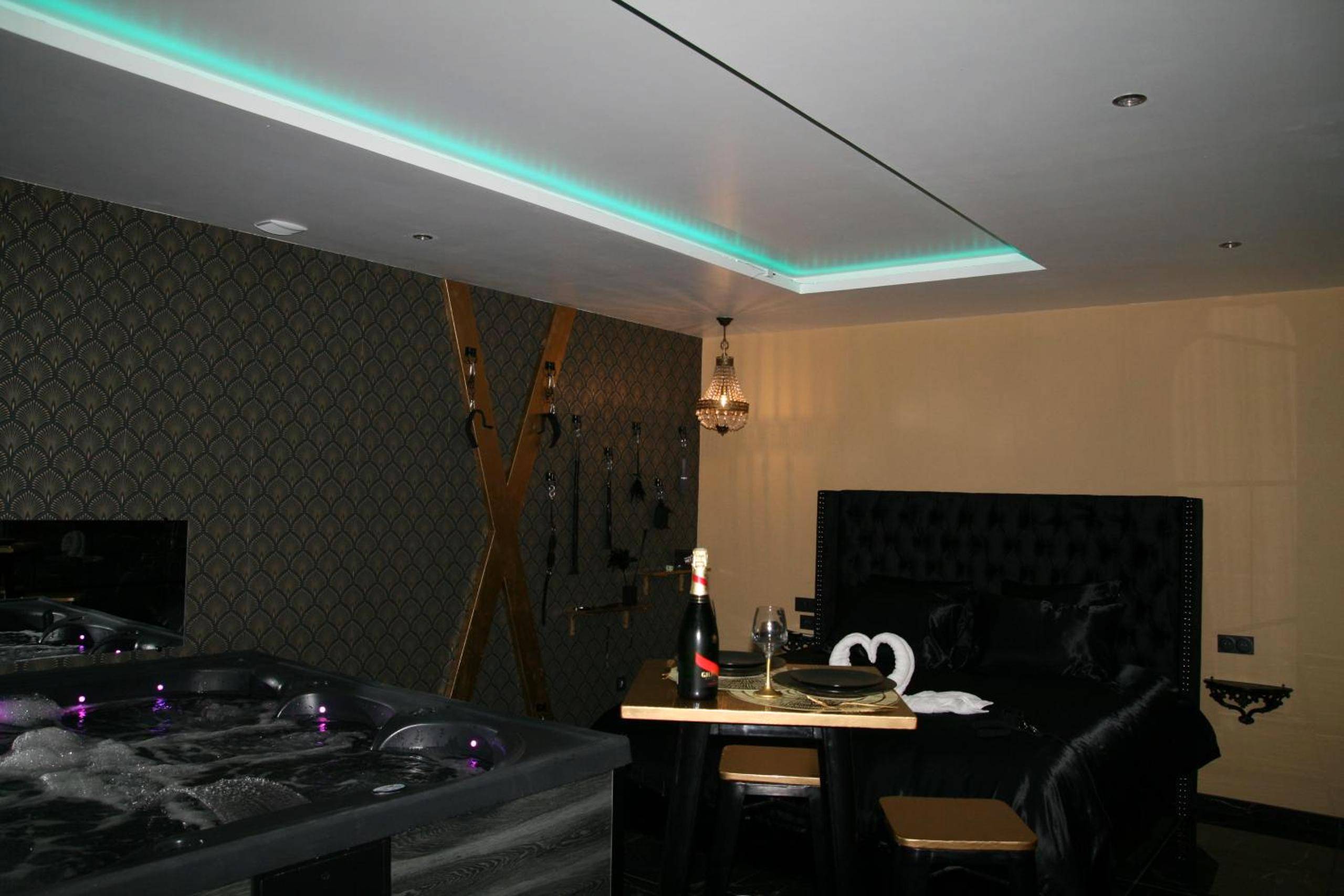 Photo du logement - Désirs d'une nuit - Loveroom jacuzzi