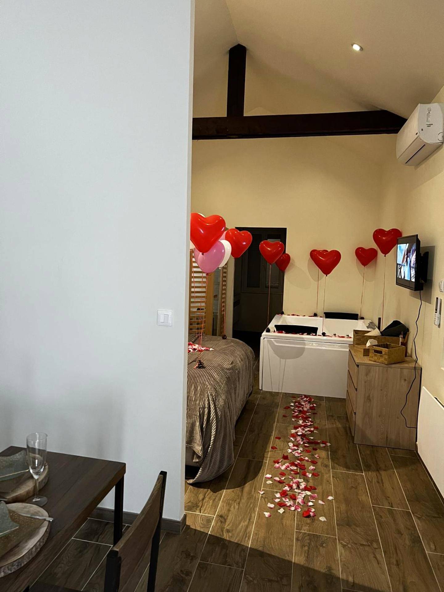 Photo du logement - Détente au bord de Forêt avec Spa Balnéo et Sauna PRIVÉ