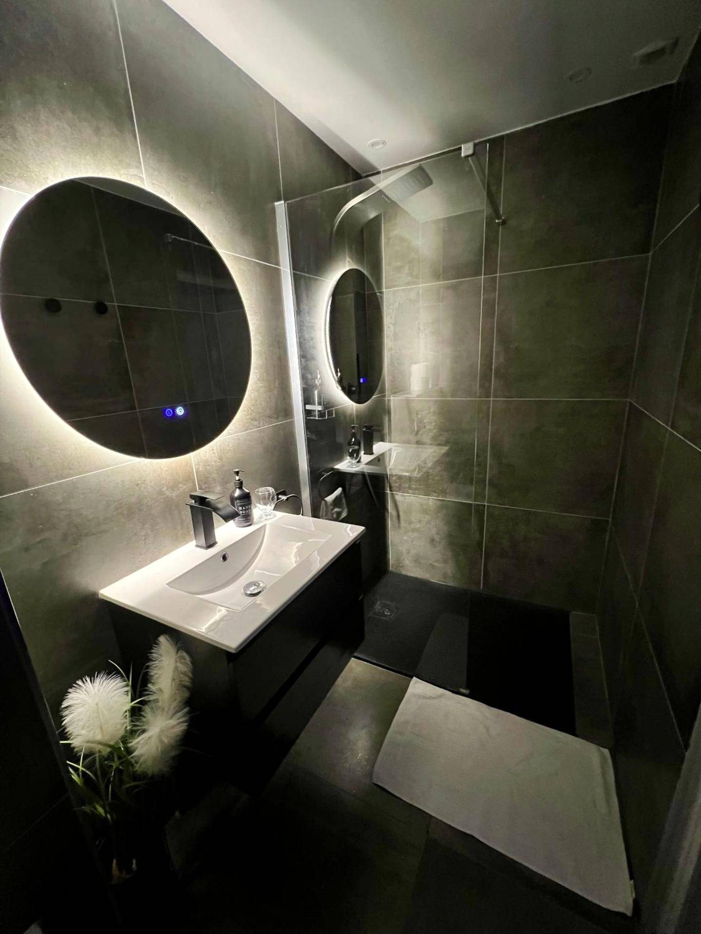 Photo du logement - DIMA SUITE Jacuzzi Privatif - Vedène