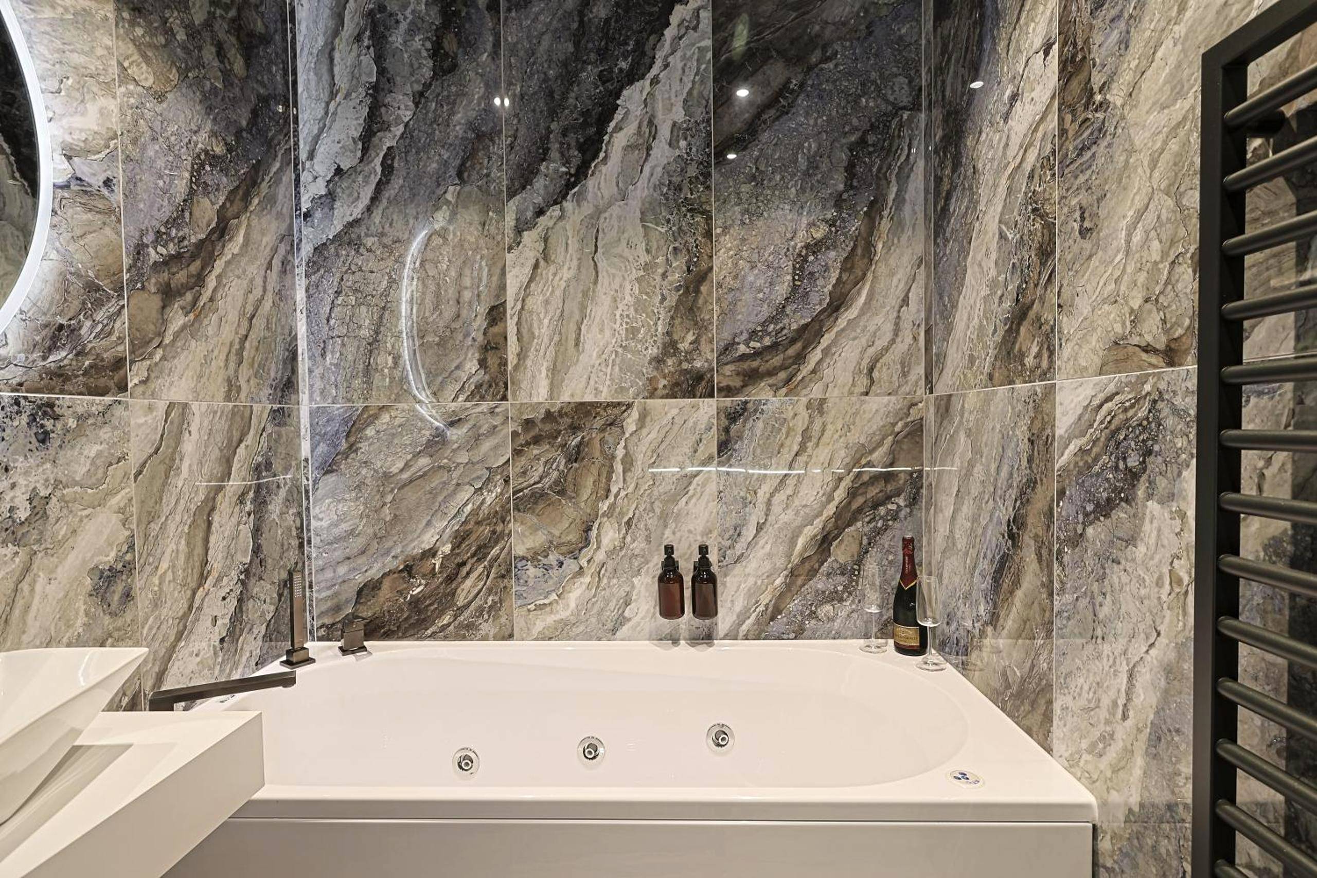 Photo du logement - Divine Couture - Suite Victoire - Carrières - sur - Seine