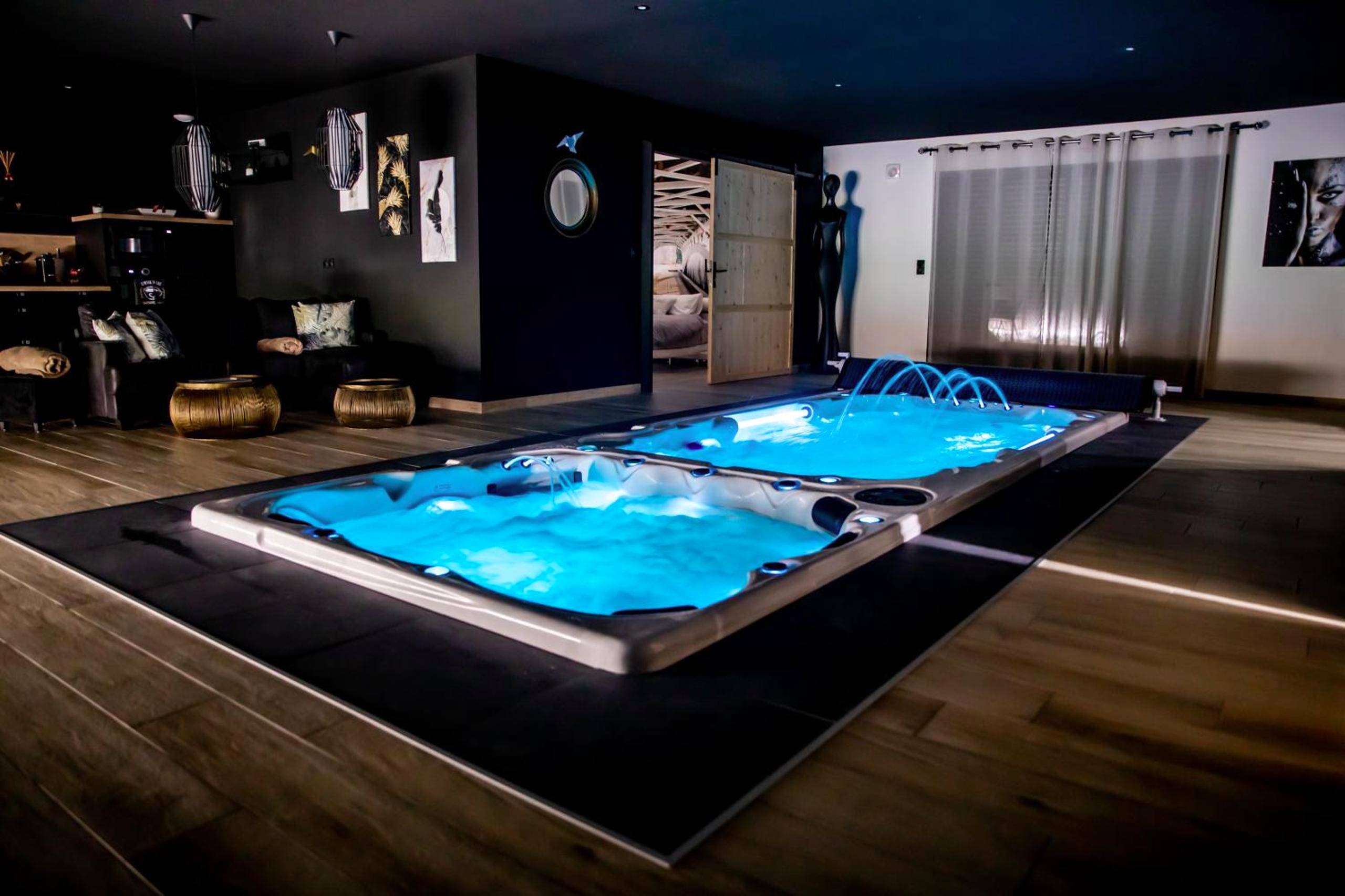 Photo - Au domaine des anges, 3 gîtes luxueux avec Jacuzzi privatif, sauna, mini - piscine, piscine...