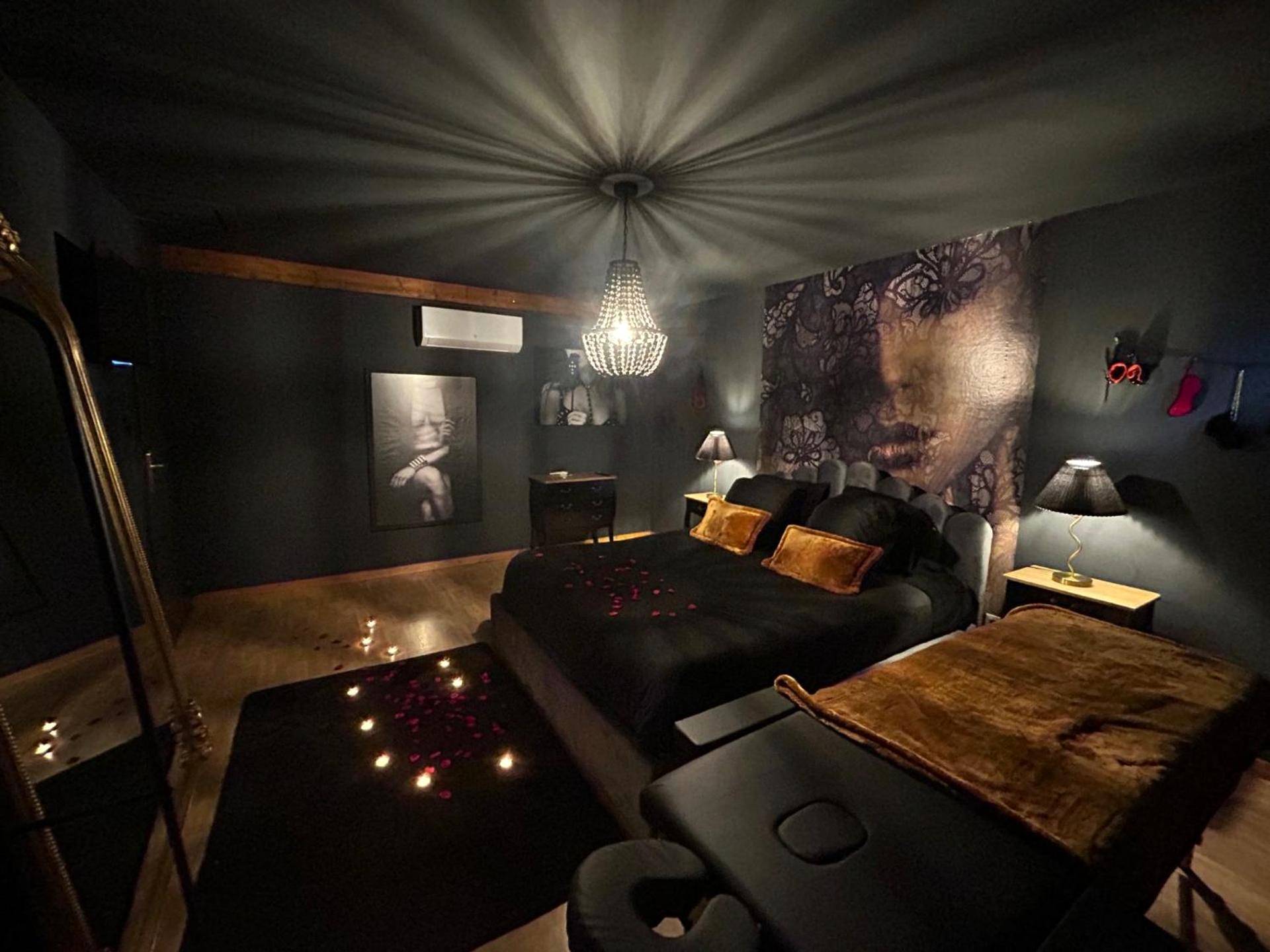 Vue principale - Love Room Parnans - Love Room Au domaine Insolite