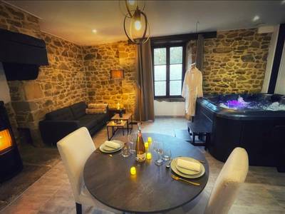 Espace dînatoire romantique et spa privatif - Le Domaine des Songes