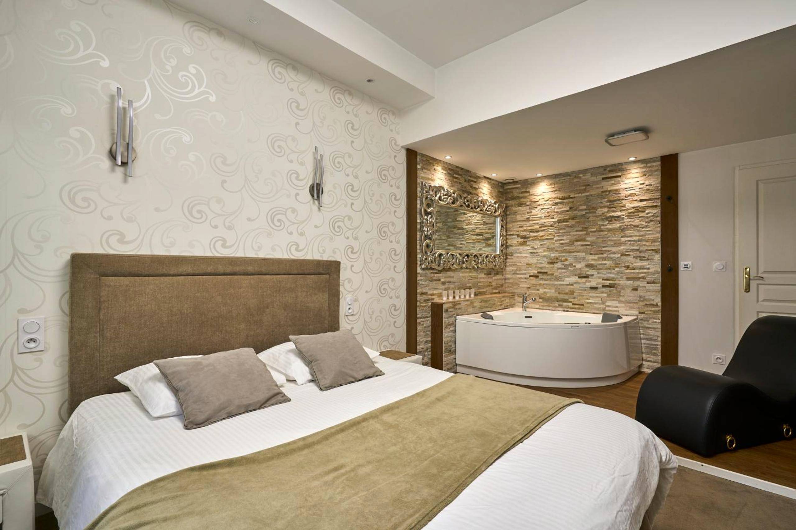 Vue du logement - Le DONJON DIONYSOS - Love Room