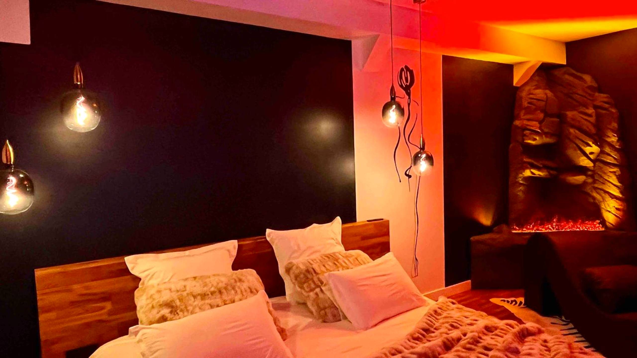 Vue interieure - Love Room Cholet Le Double L