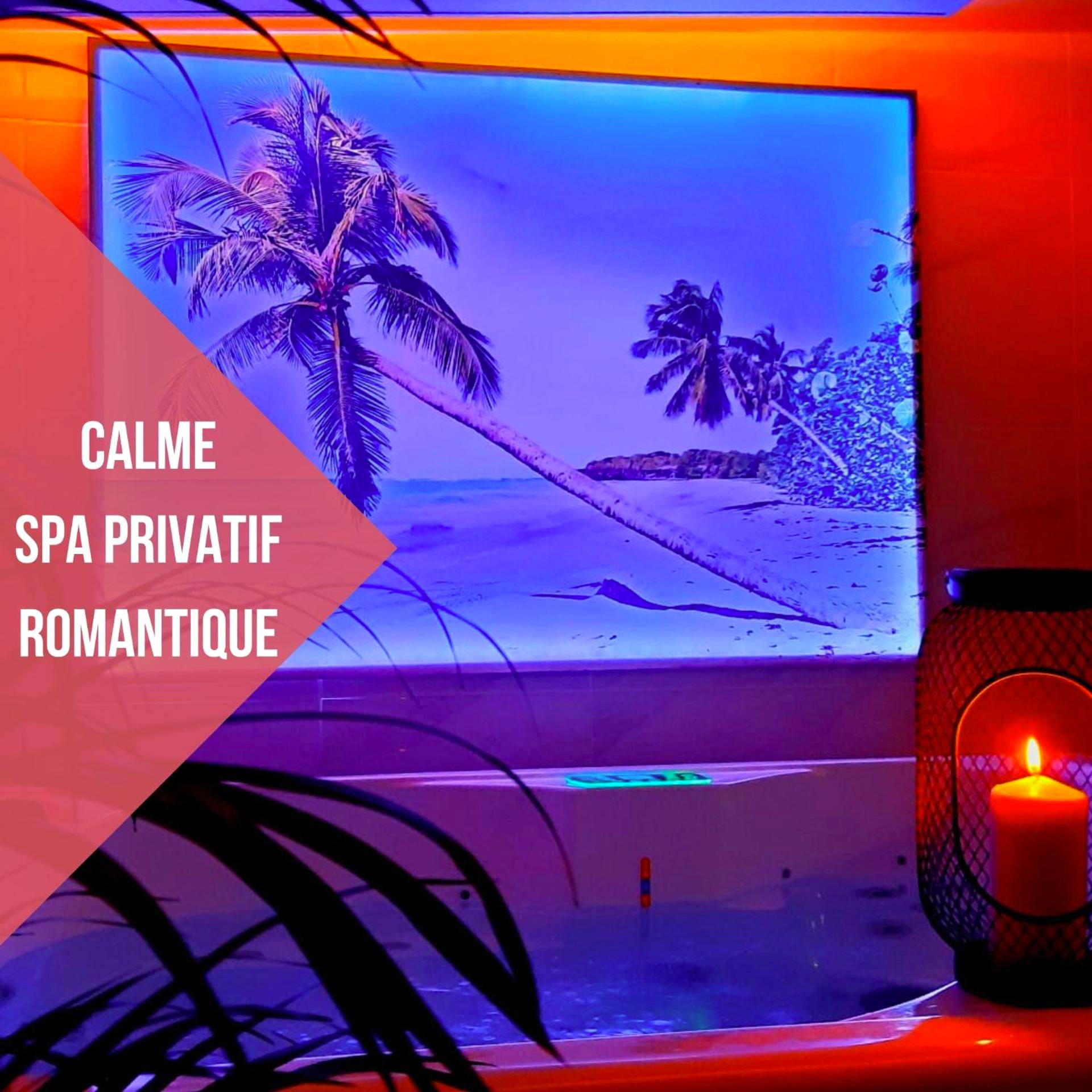 Tableau rétroéclairé et lanterne près du spa - Love Room Châteauroux - Le doux refuge - SPA privatif - Romantique - Calme