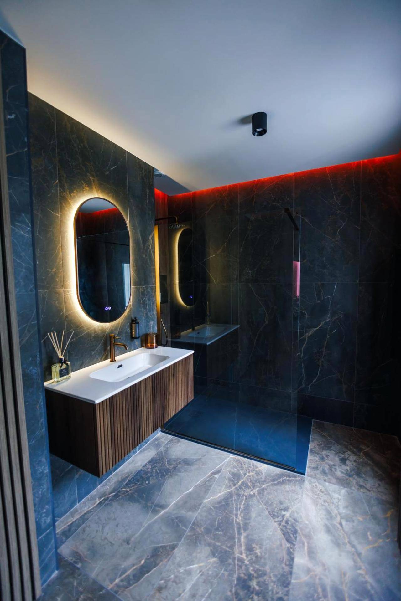 Photo du logement - Dreamy Room - Evasion, balnéo & cinéma privé - Angers