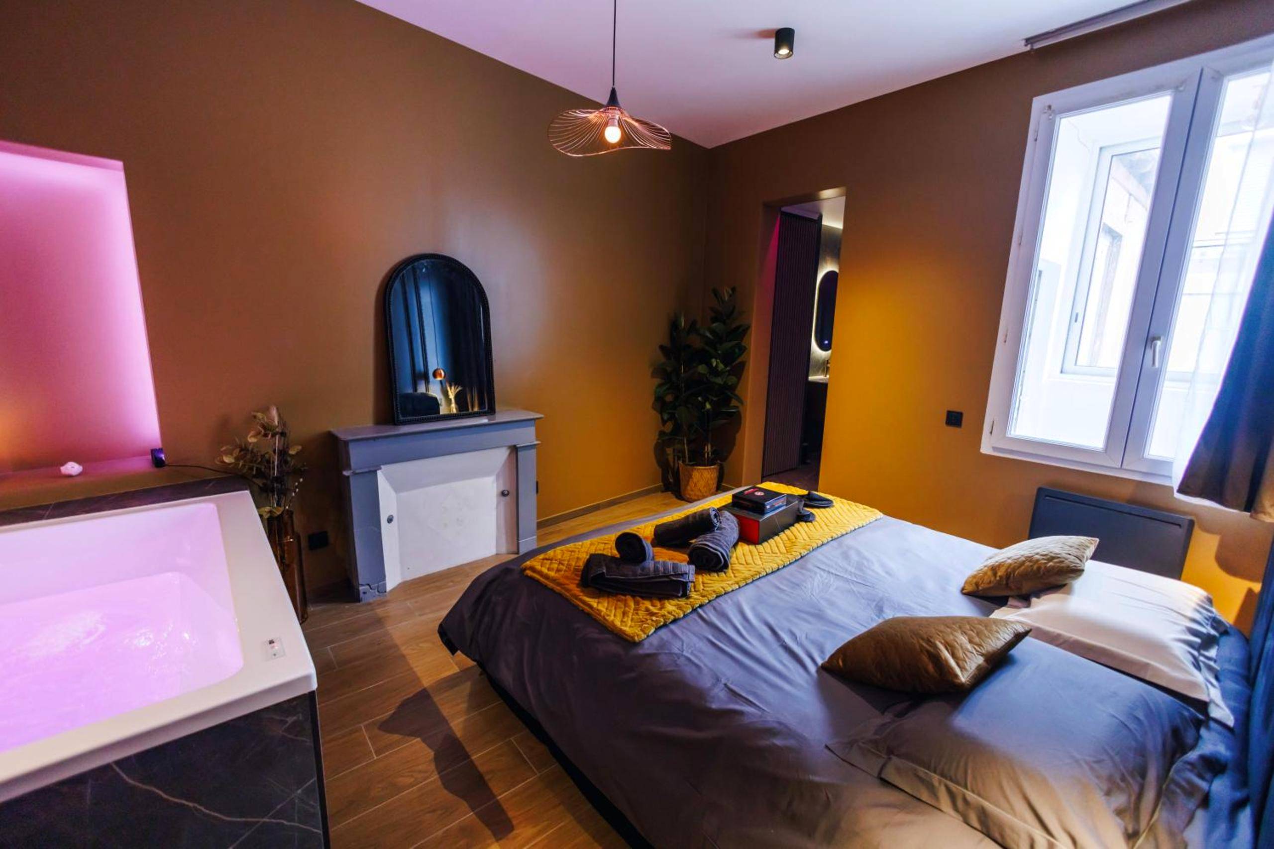 Photo du logement - Dreamy Room - Evasion, balnéo & cinéma privé